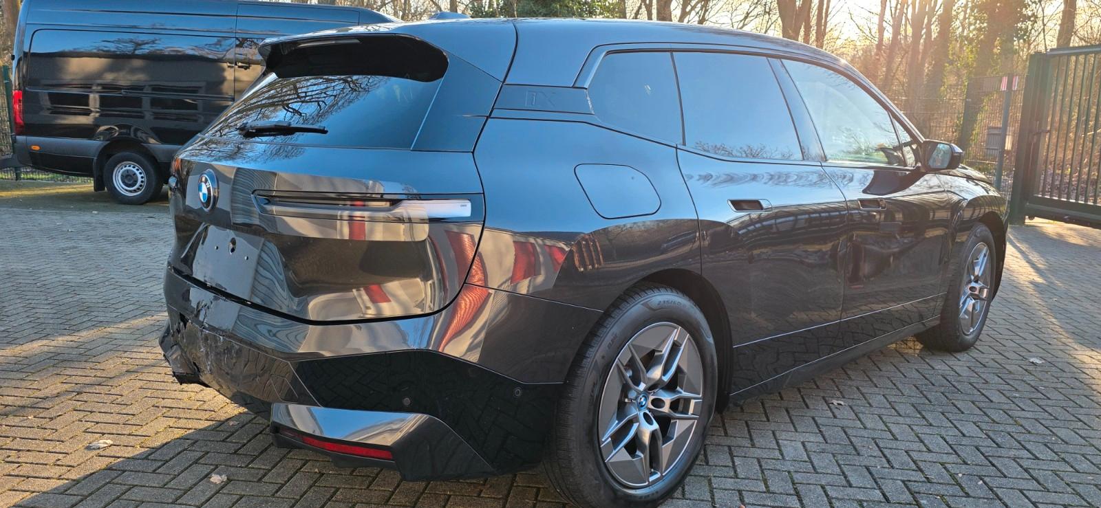 BMW iX 40 xDrive M Sport;Soft-Close;Harman/K.