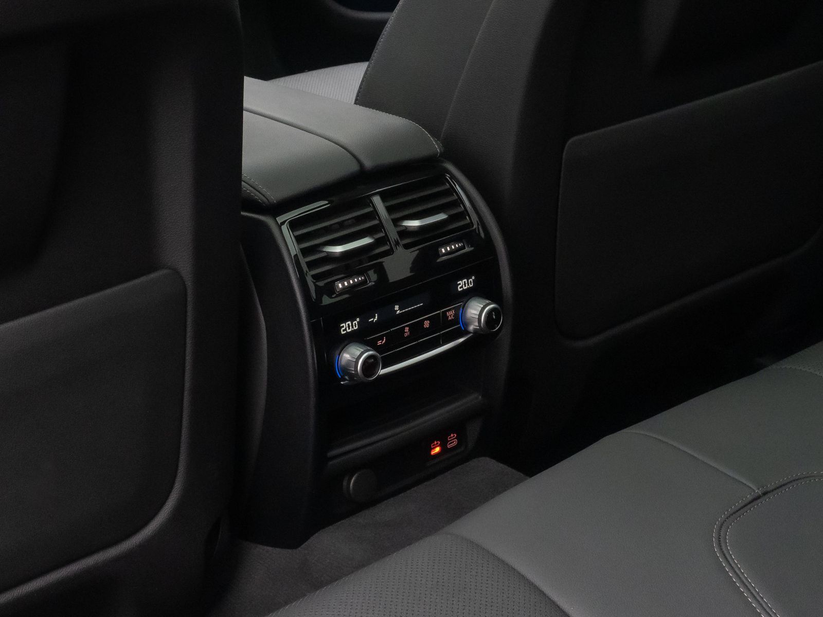 Fahrzeugabbildung BMW 520d ACC 360&deg;HUD DAB Panorama 4xKlima Komfort