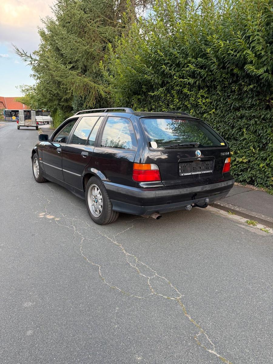 BMW 320
