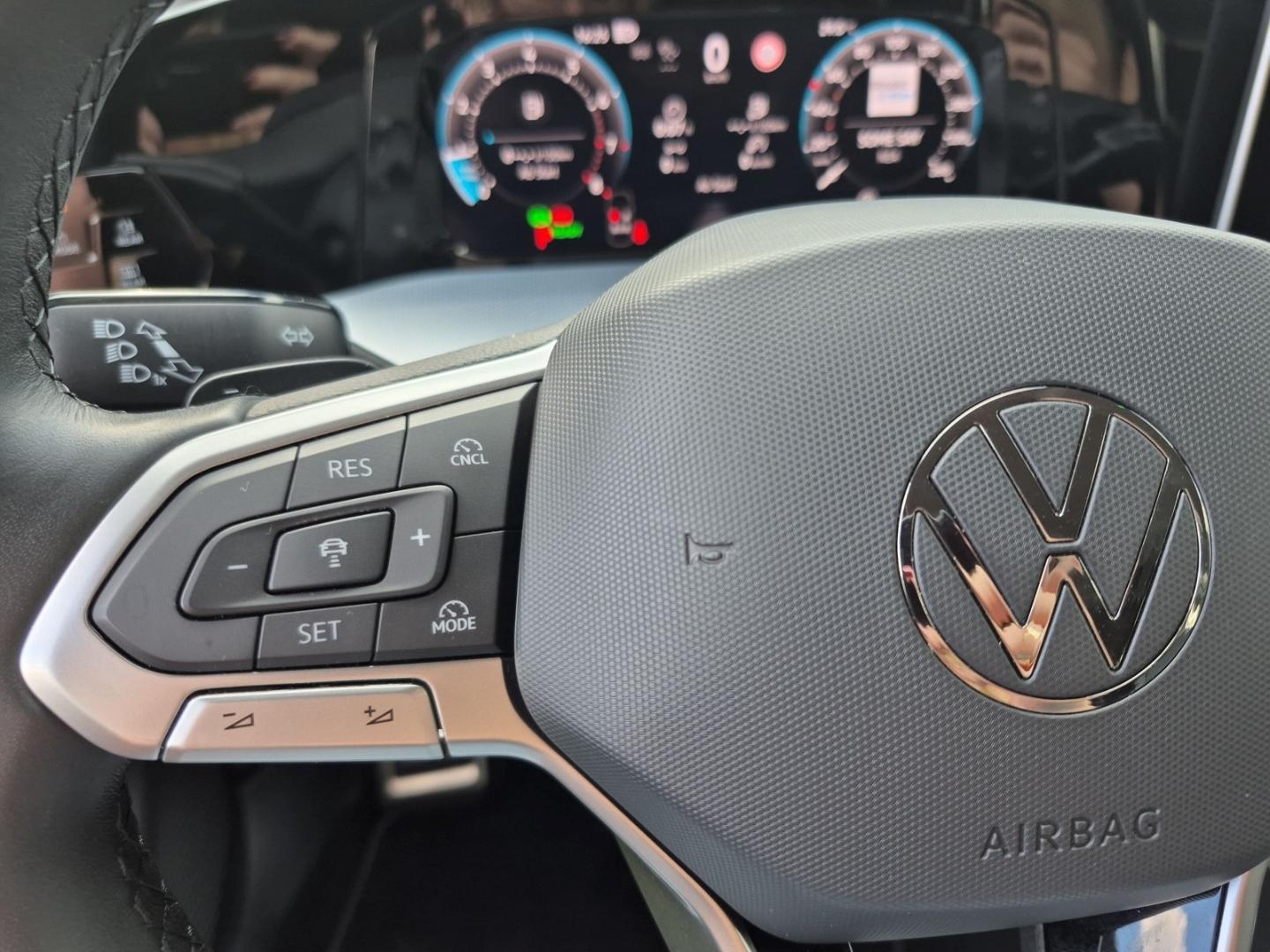 Volkswagen Golf VIII 1.5 eTSI DSG Energy Navi ACC SHZ, миниатюра 18