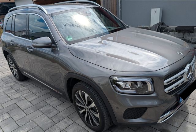 MERCEDES-BENZ GLB 200d Progressive Line 8G AHK/Navi/AR/7-Sitze