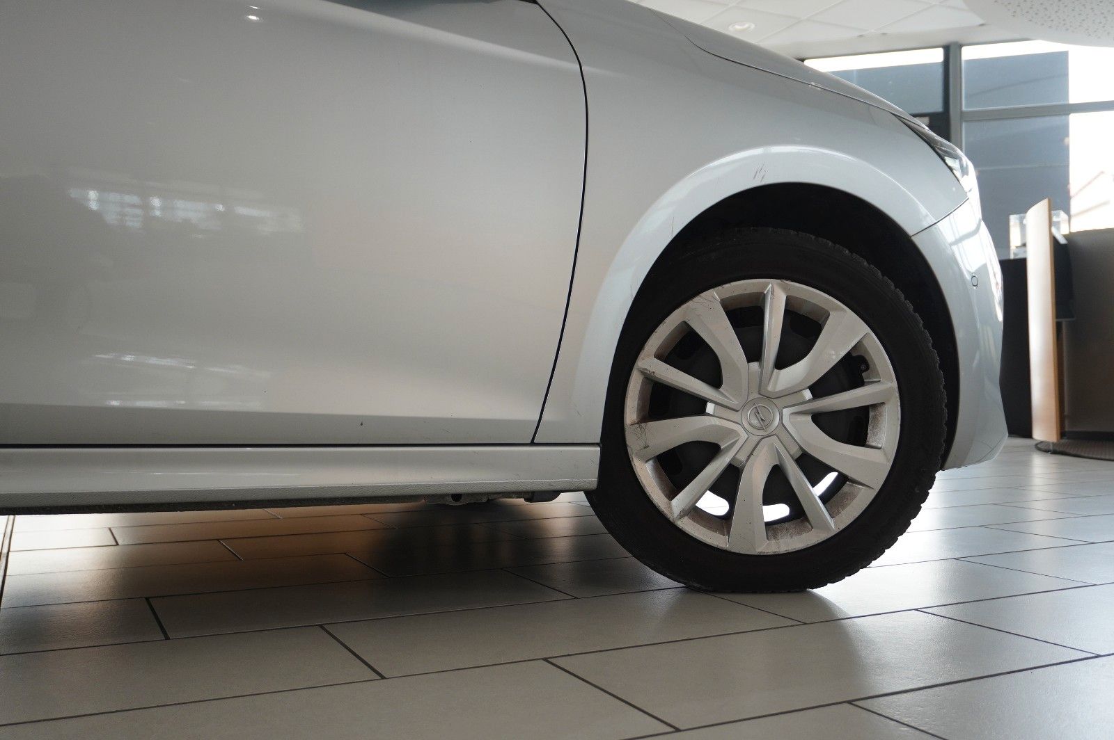 Fahrzeugabbildung Opel Corsa F 1.2 FACELIFT NAVI/LED/KAMERA/VIRTU./SHZ