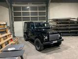 Land Rover Defender 110 Td4 Station Wagon SE SE - Land Rover Defender: Schwarz