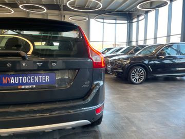 Volvo XC60 Momentum AWD *BI-XENON*PANO*NAVI*PDC*AHK*