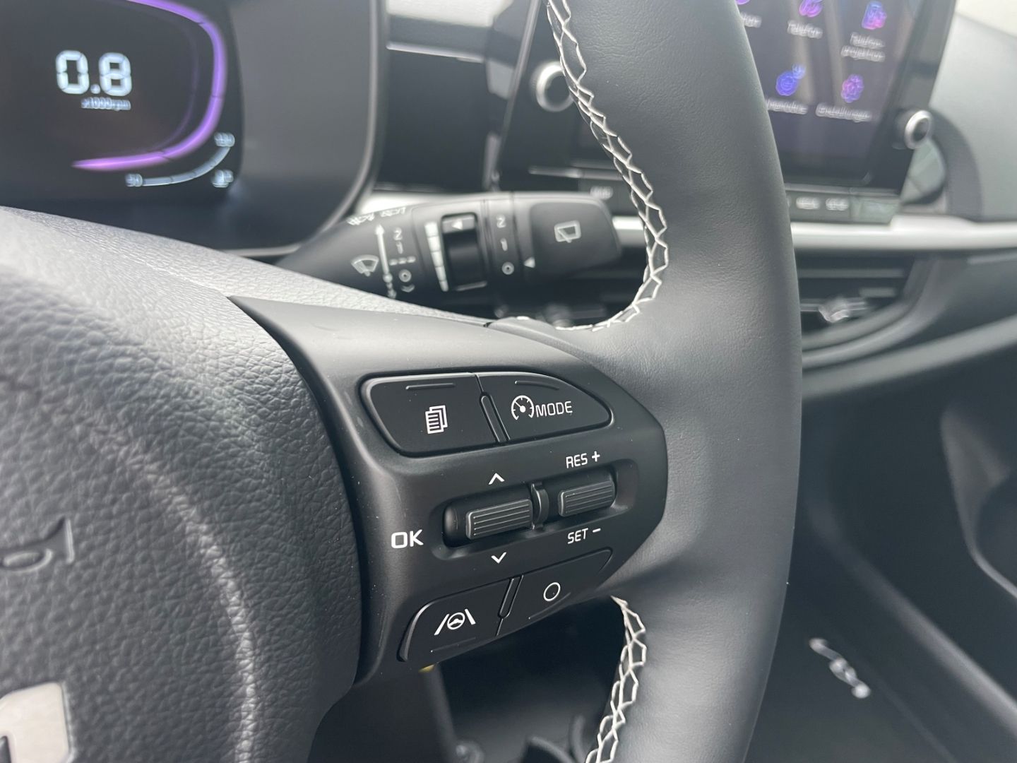Fahrzeugabbildung Kia Picanto Vision Kamera PDC DAB Navi Verkehrszeich