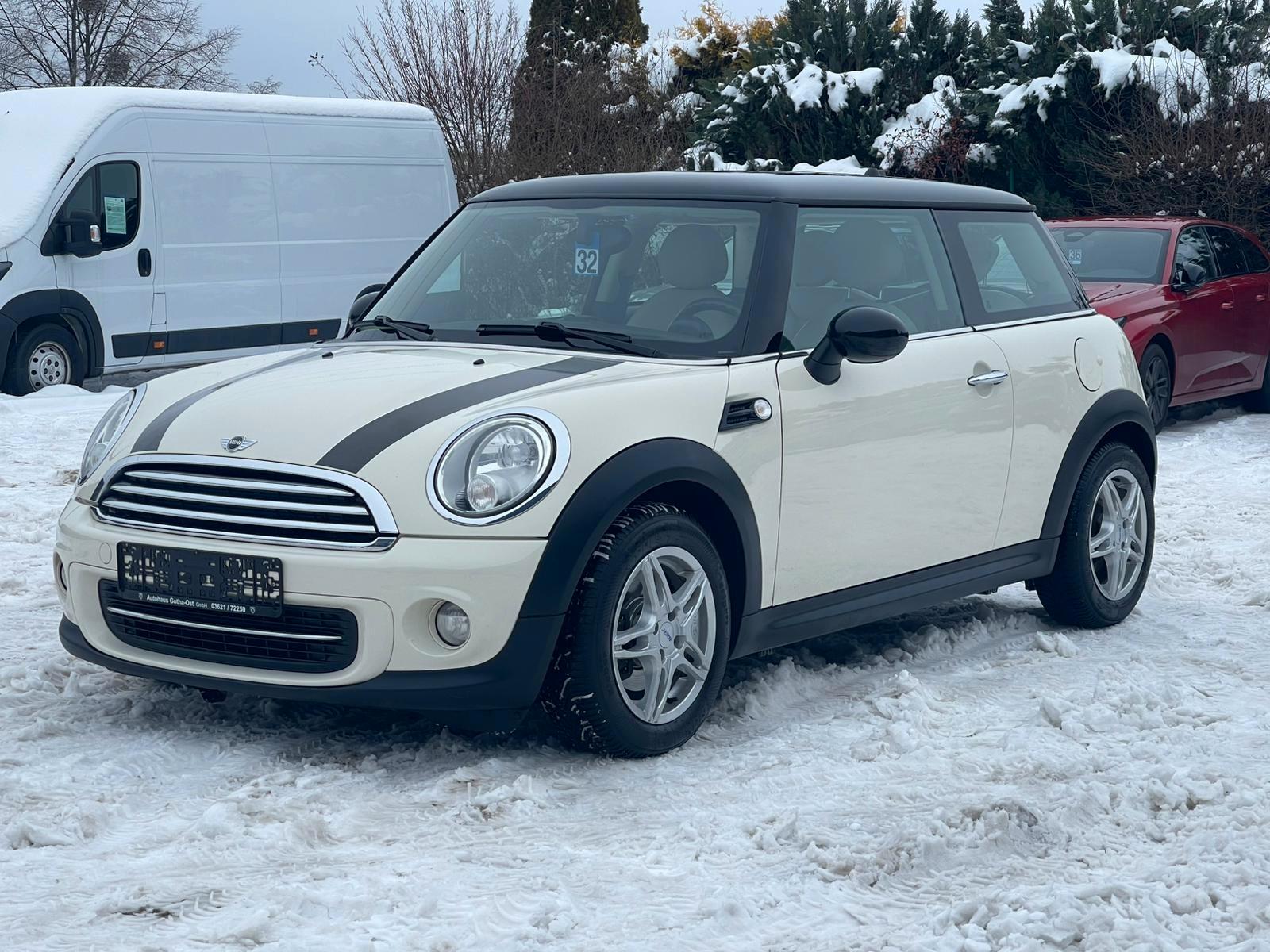 MINI Cooper 1.6L *LEDER*NAVI*SHZ*PDC*8FACH*