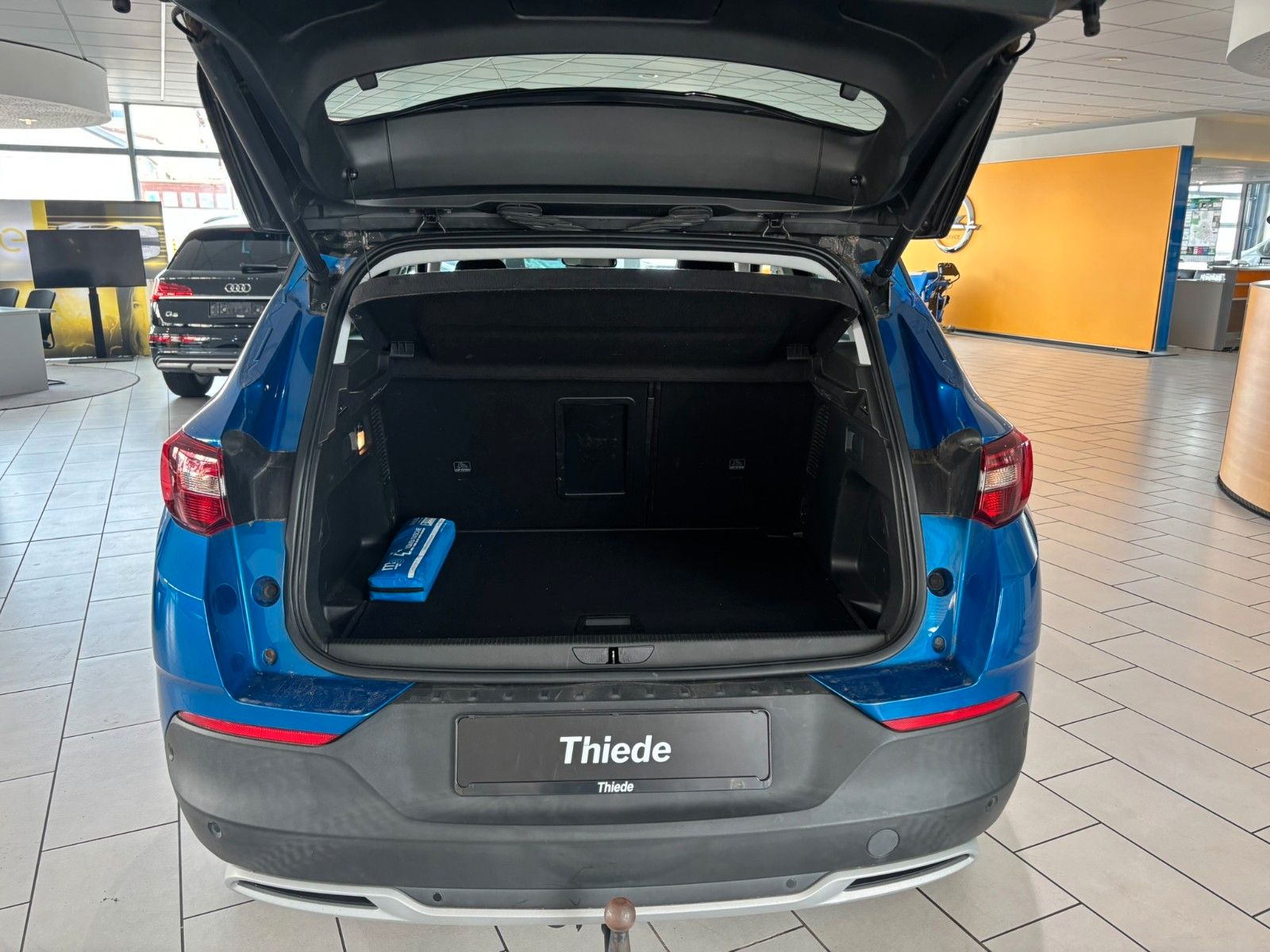 Fahrzeugabbildung Opel Grandland (X) 1.2 INNOV. AHK/NAVI/SHZ/KAMERA/AFL