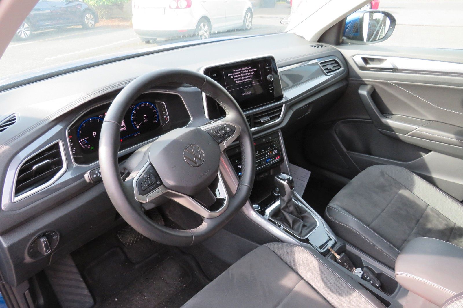 Fahrzeugabbildung Volkswagen T-Roc Style KAMERA ACC NAVI APP SITZH DIGI-COPI