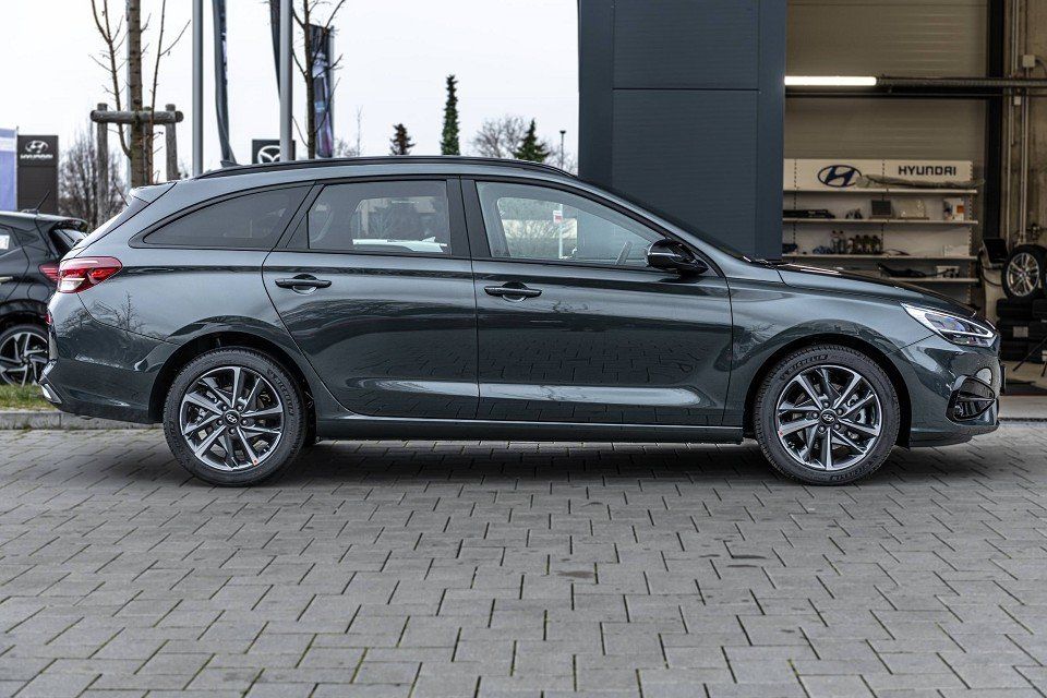 Fahrzeugabbildung Hyundai i30 Kombi 1.0T 100PS DCT ADVANTAGE Plus-Paket