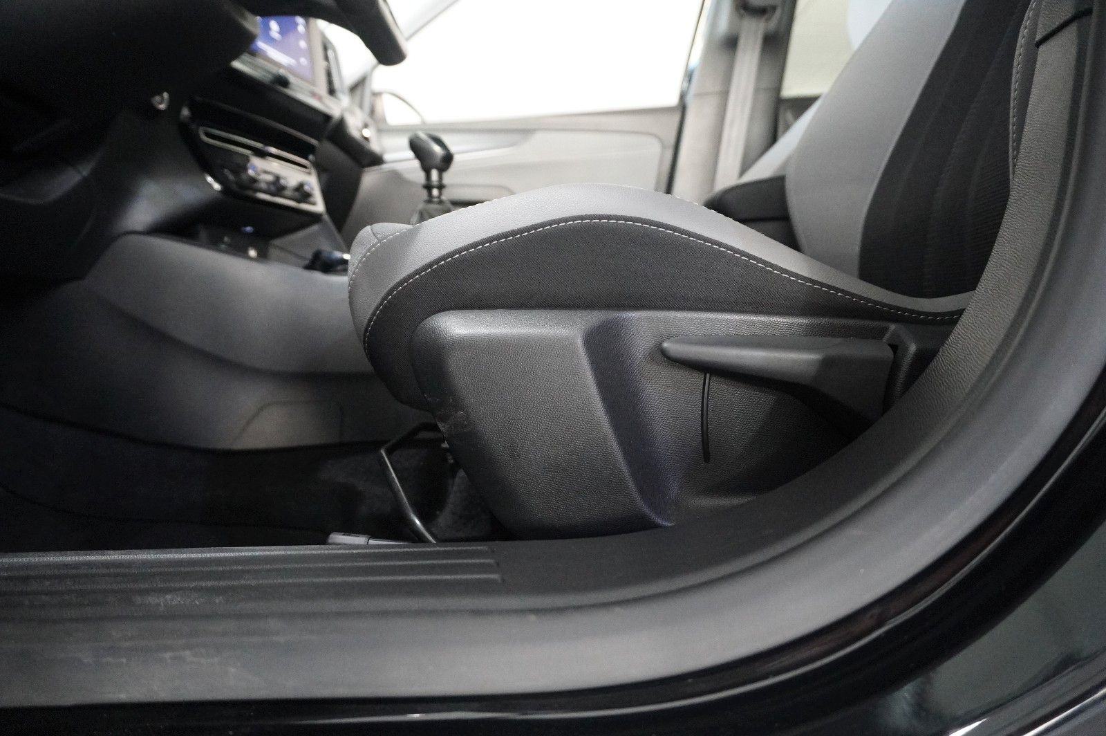 Fahrzeugabbildung Opel Mokka ELEGANCE 1.2T NAVI/LED/KAMERA/SPORT/DAB+