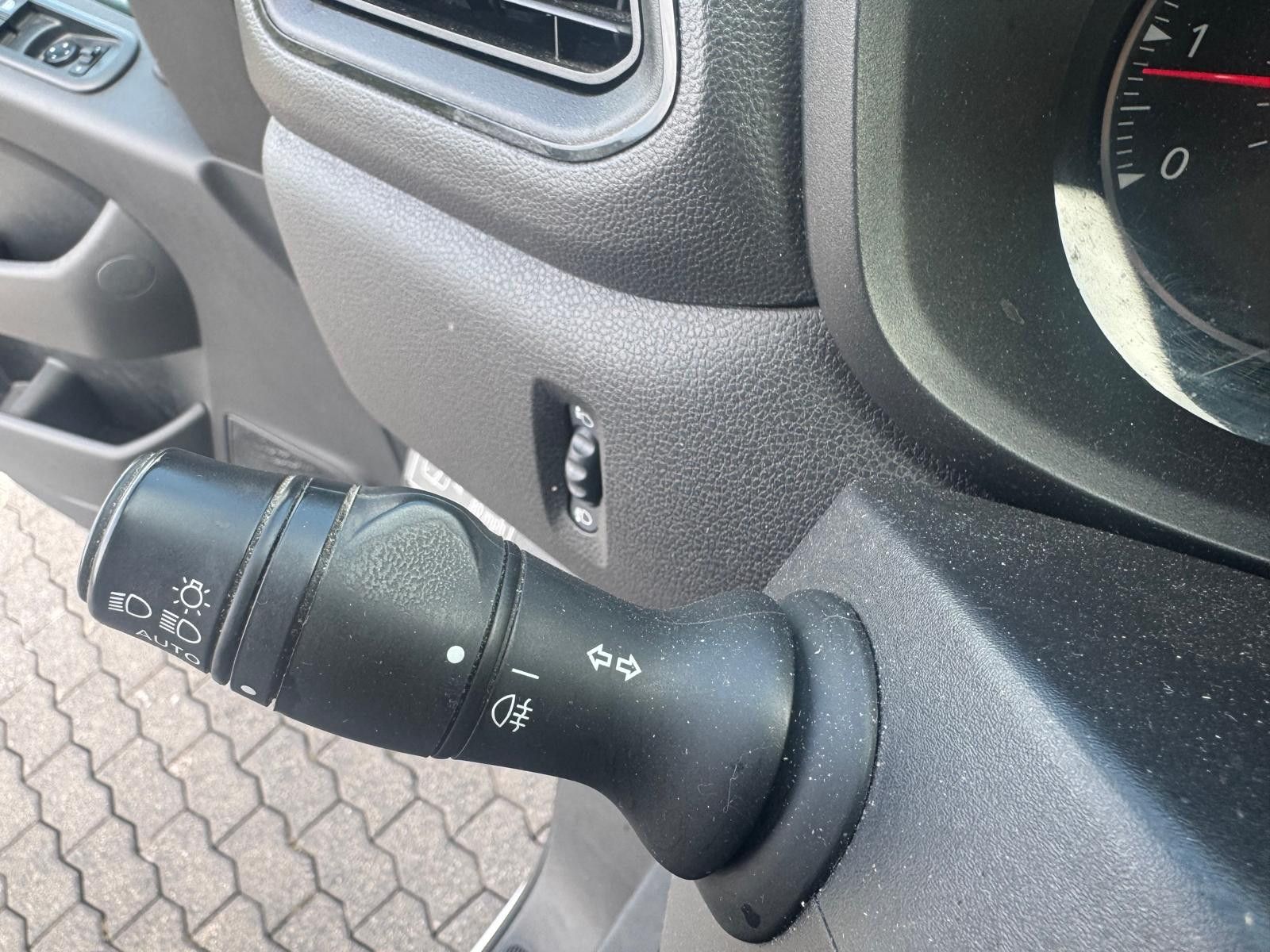 Fahrzeugabbildung Renault Master III Kasten L1H2 HKa 3,5t/1.HAND/TEMPOMAT/