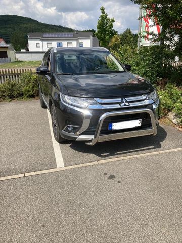 Mitsubishi Outlander 2.0 MIVEC Active+ ClearTec 2WD CVT...