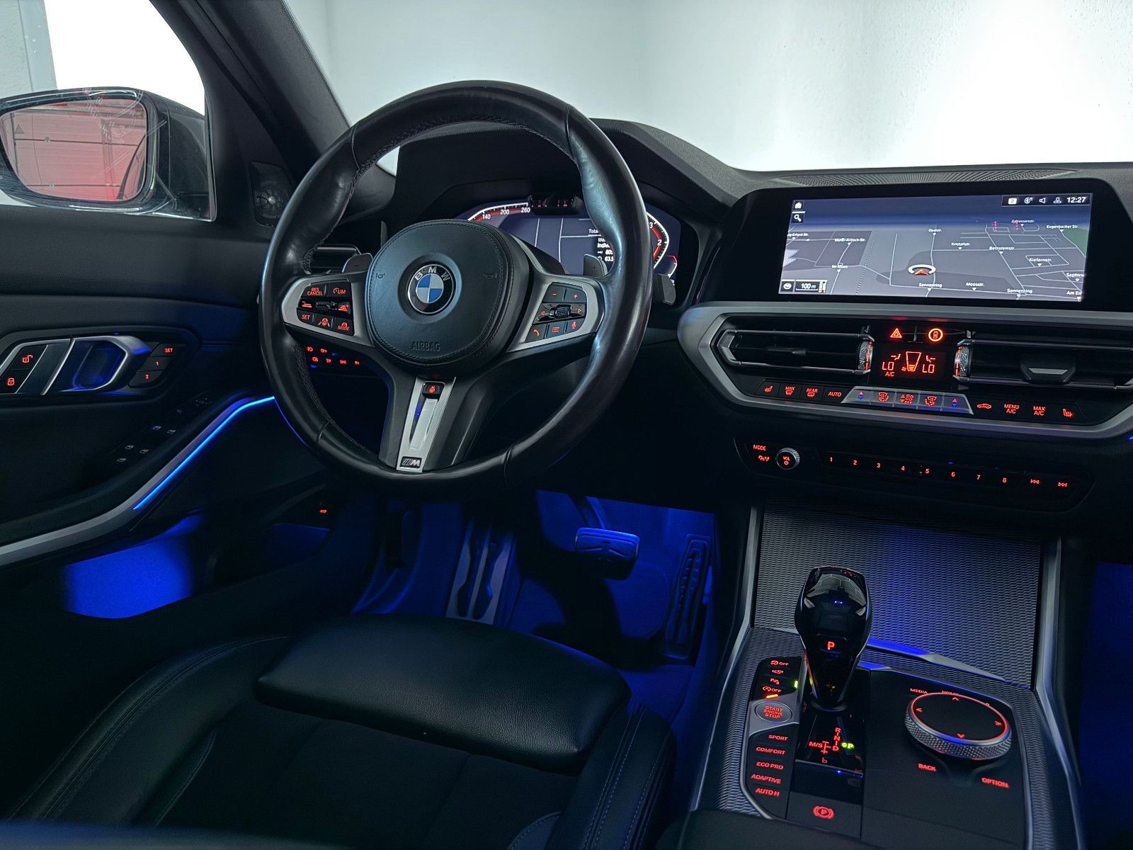 Fahrzeugabbildung BMW 330 d Lim. M SPORT/LASER/HuD/H&K/LIVE PRO/DE FZG