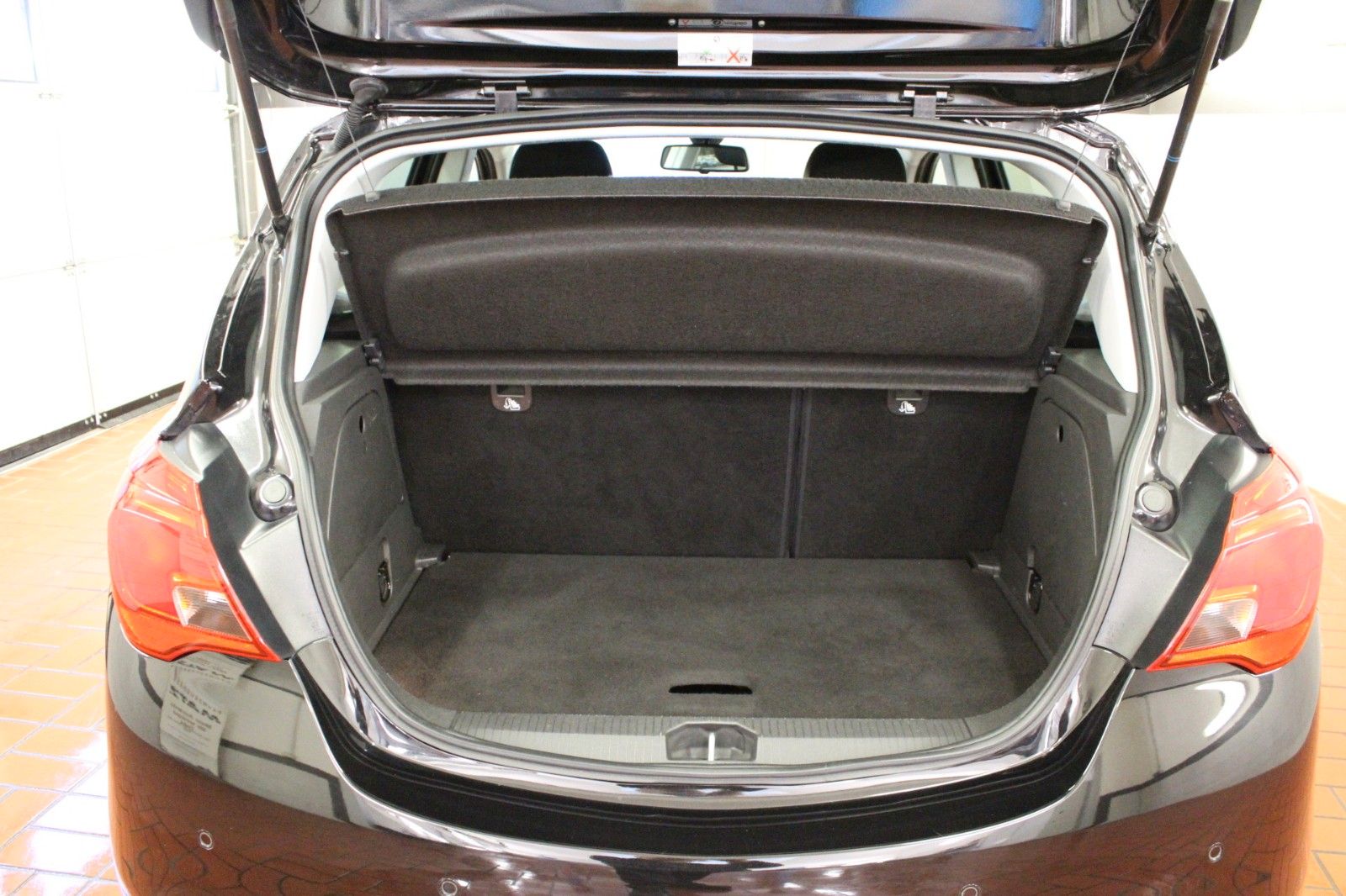 Fahrzeugabbildung Opel Corsa E 1.4 Active Winterpaket*AHK