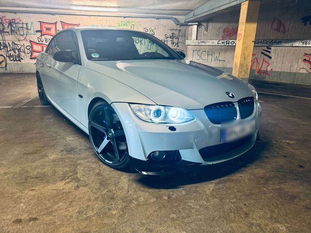 BMW E93 330 D M/Paket M57