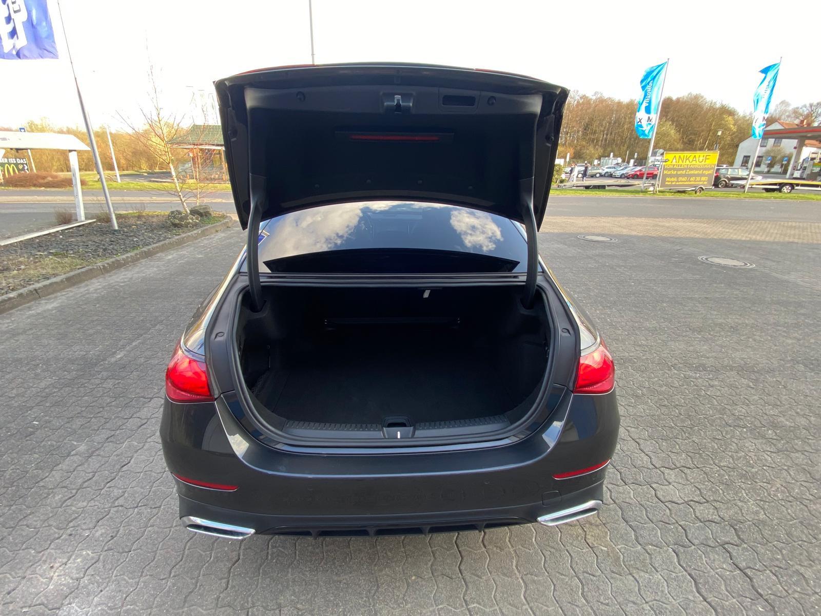 Mercedes-Benz E 220 E Limousine E 220 d AMG Line