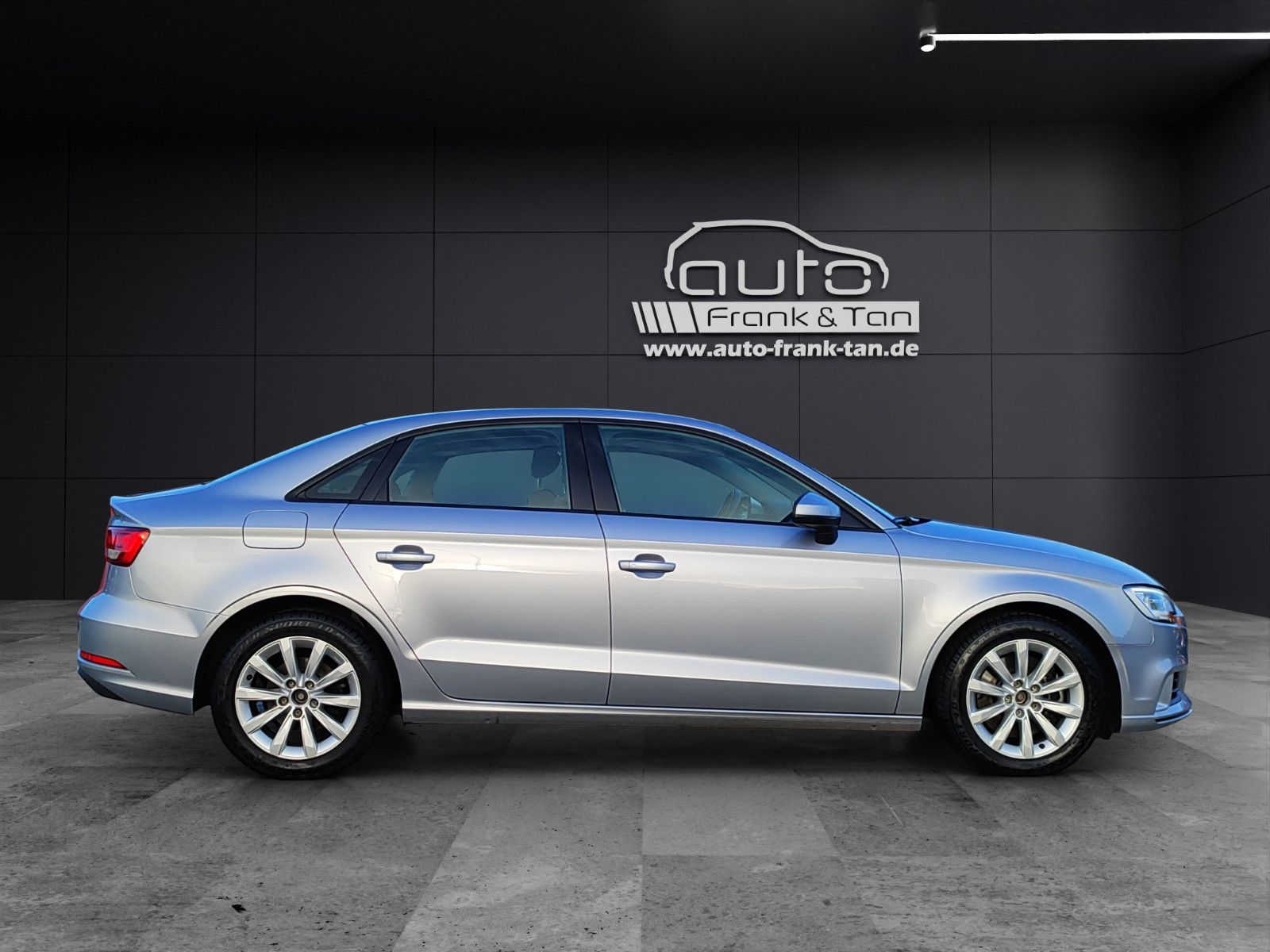 Fahrzeugabbildung Audi A3  quattro sport*1Hand*Xenon*AHK*PDC*SitzHZ*