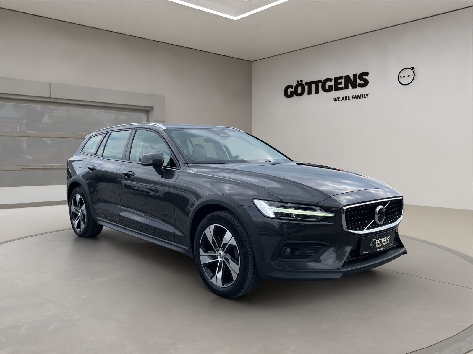 Volvo V60 Cross Country B4 AWD Plus AHK LED NAVI H&K foto 6
