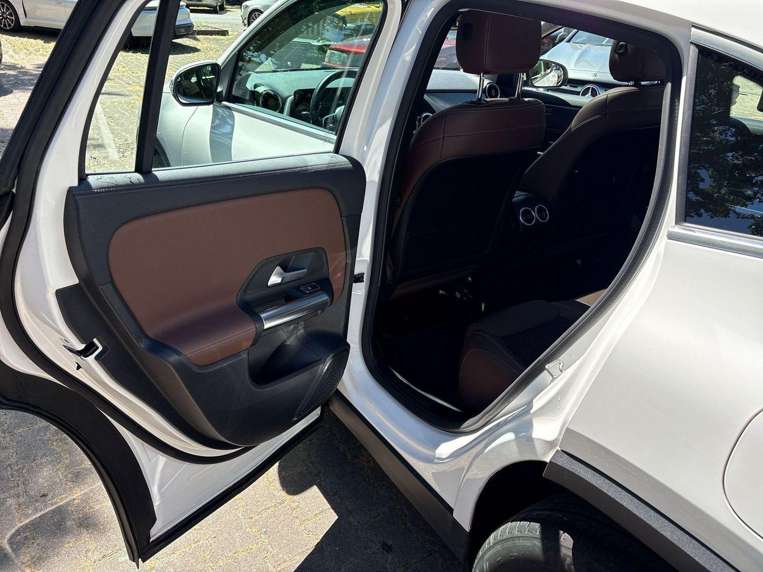 Mercedes-Benz GLA 8Fach PANO AHK ACC, миниатюра 10