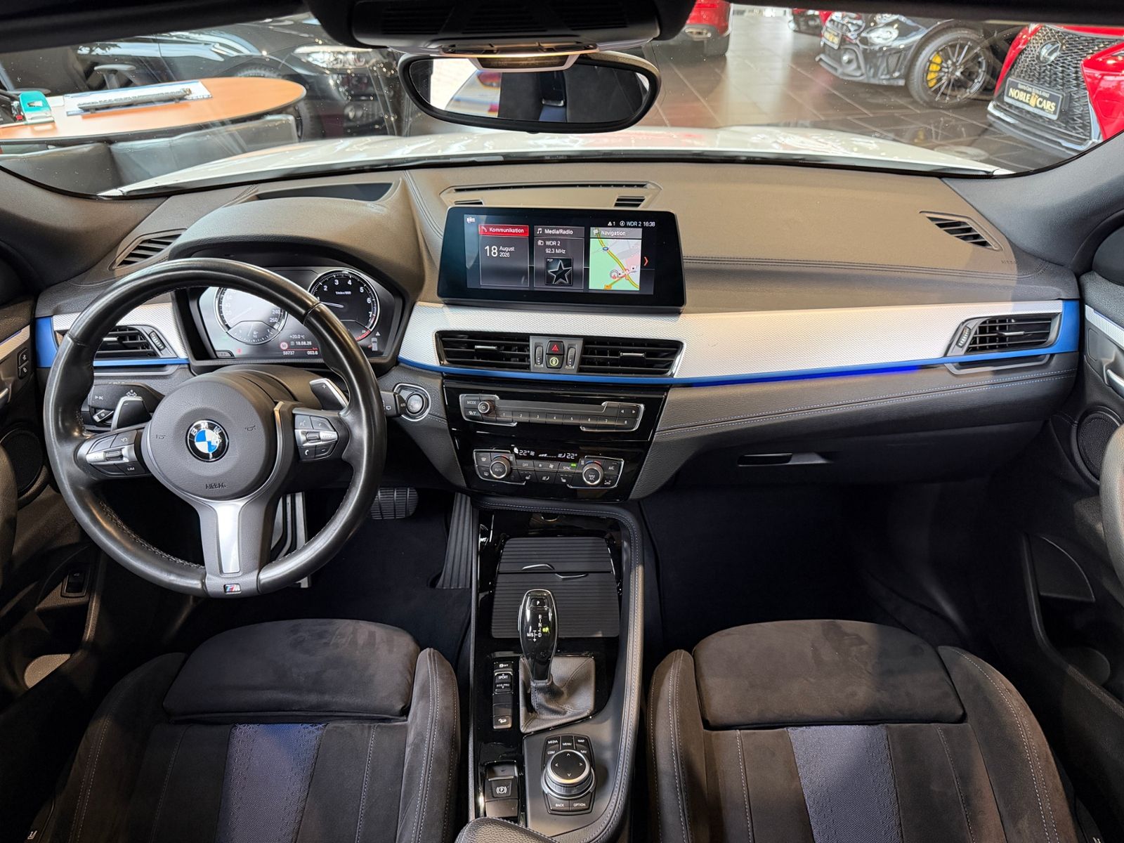 Fahrzeugabbildung BMW X2 M35 i xDrive HUD LED NAV