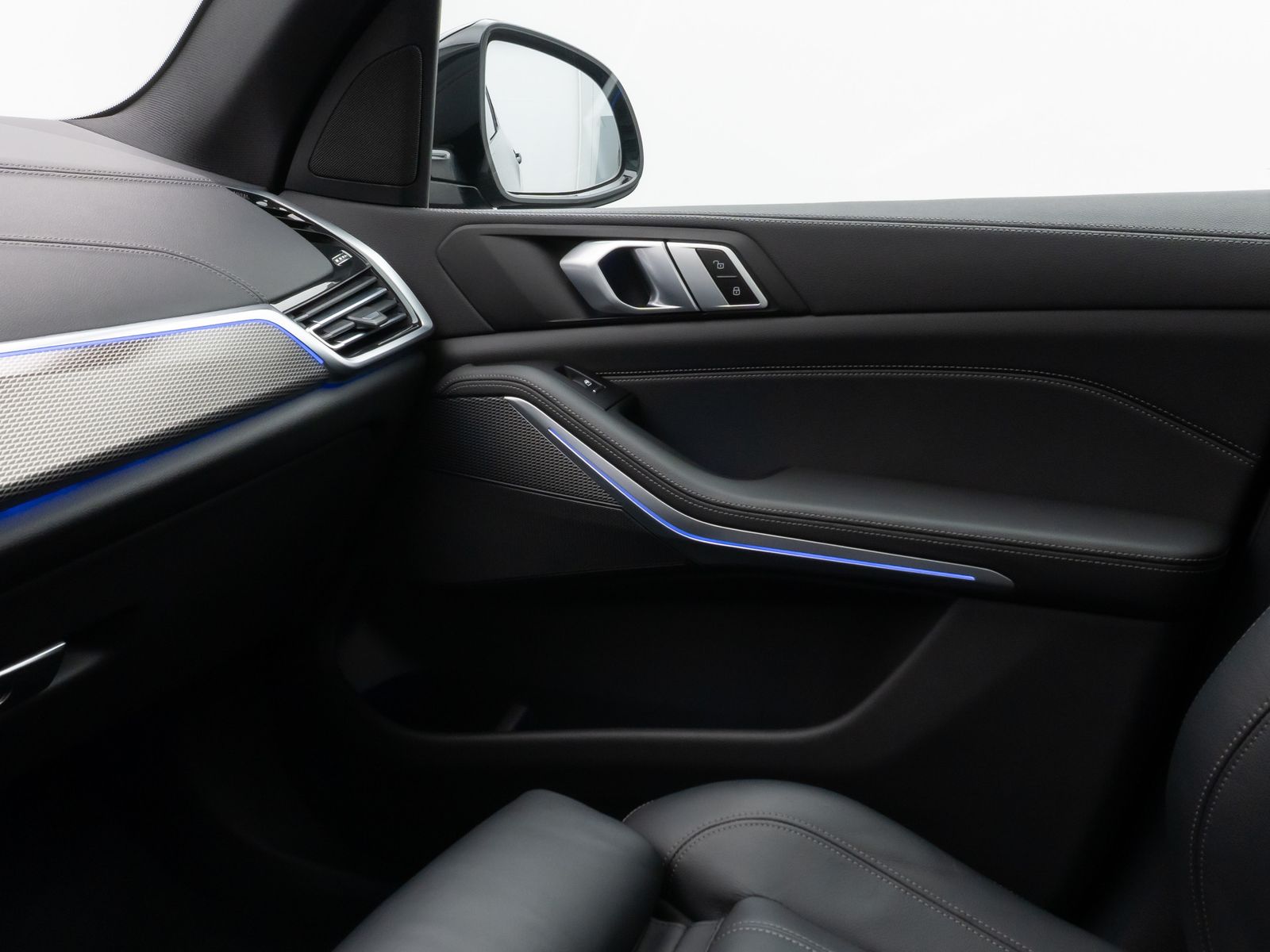 Fahrzeugabbildung BMW X5 xD30d M Sport Panorama Kamera HUD DAB HiFi