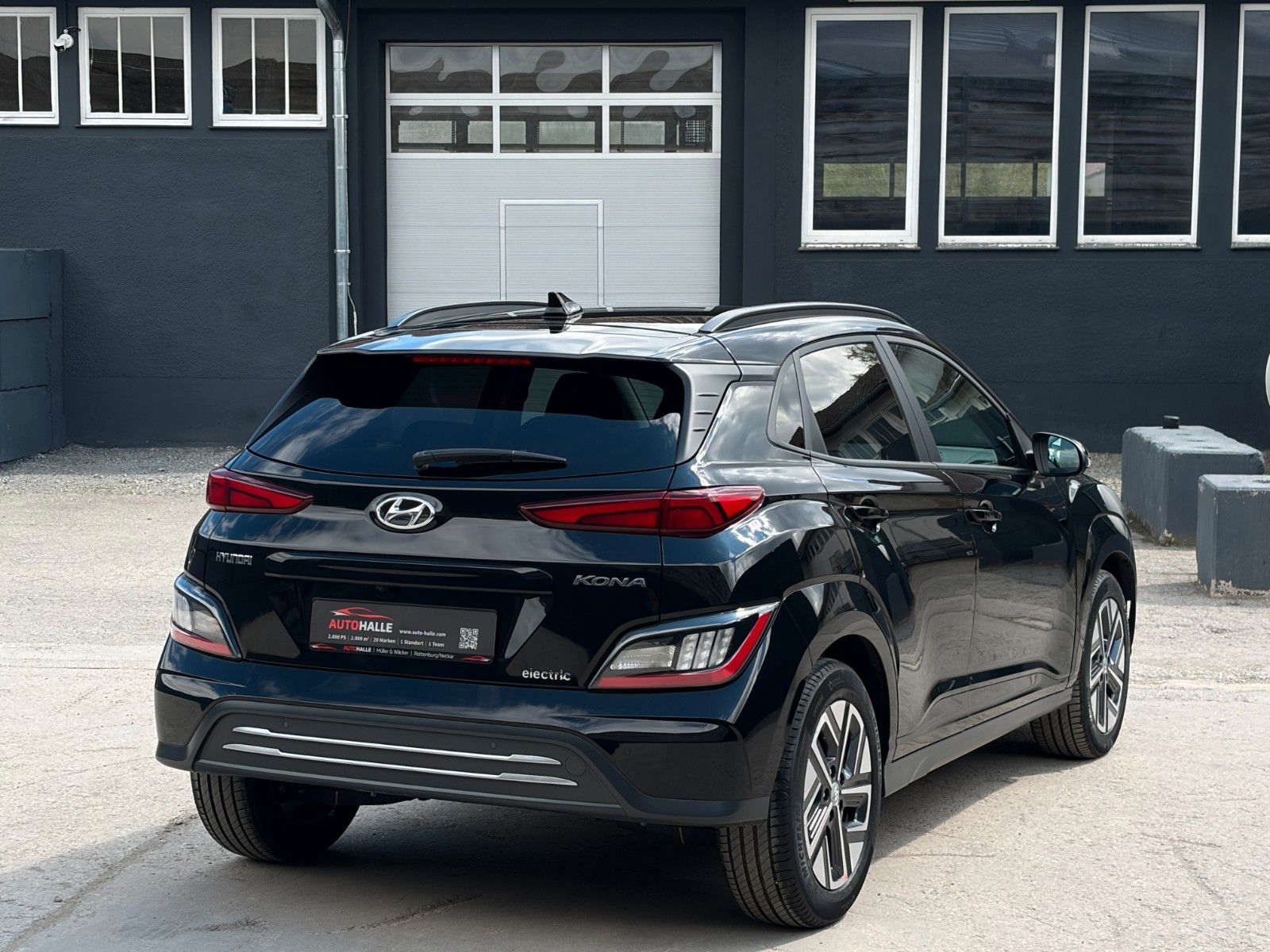 Fahrzeugabbildung Hyundai KONA E Trend SHZ LHZ ACC LKA LFA CarPl. LED WiFi