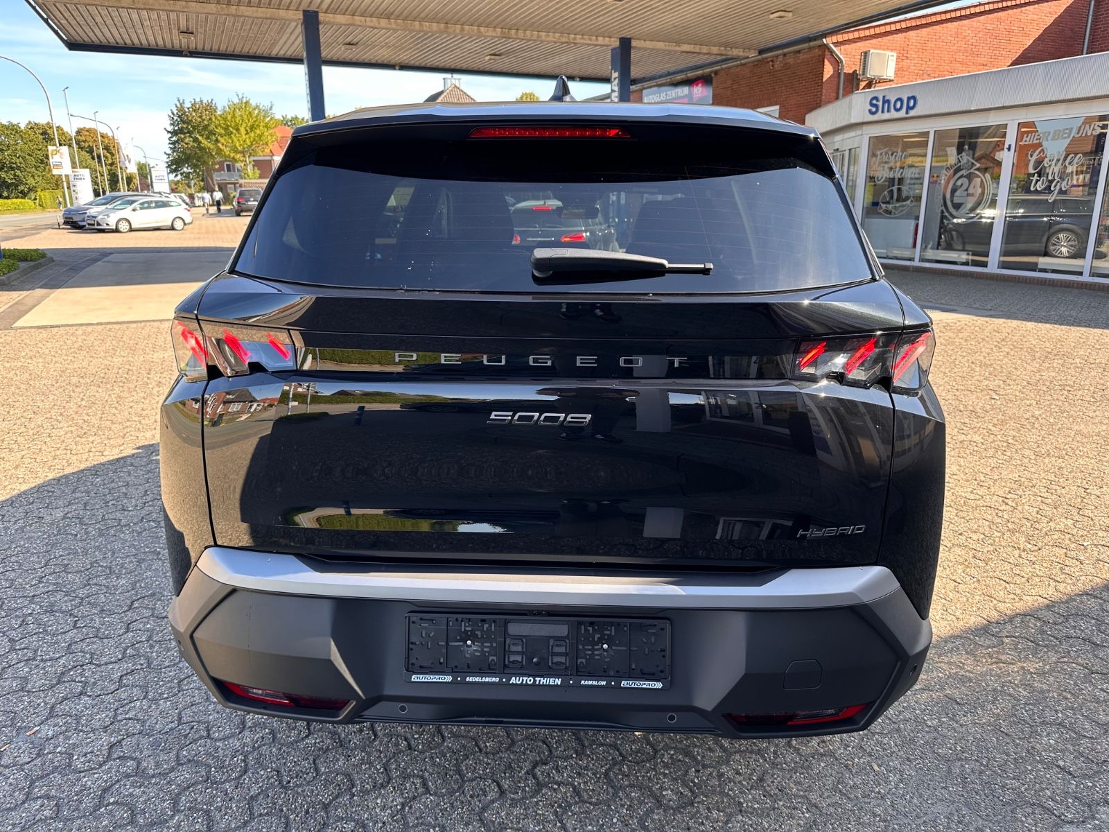 Fahrzeugabbildung Peugeot 5008 GT Hybrid 145 Autom 7-Sitz/ACC/Navi/APP/LED