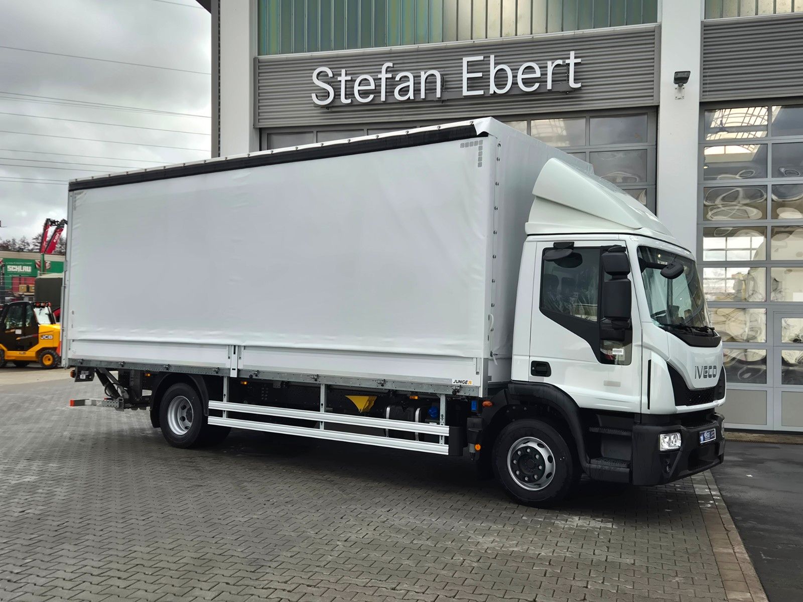Fahrzeugabbildung Iveco Eurocargo ML140E25/P LBW 1.500kg 7.280mm