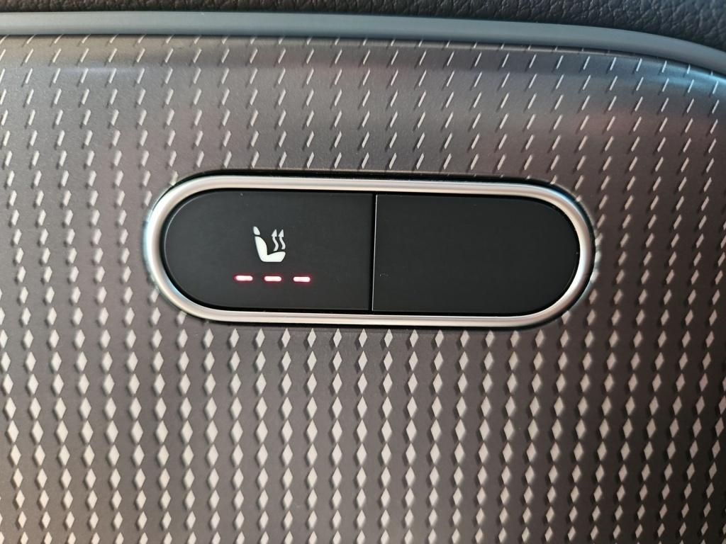 Fahrzeugabbildung Mercedes-Benz EQA 250 AMG DAB Totwinkel Spur LED Kamera