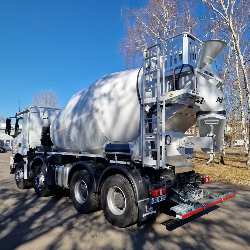 Fahrzeugabbildung Mercedes-Benz Arocs 3240 B Liebherr HTM 905 F