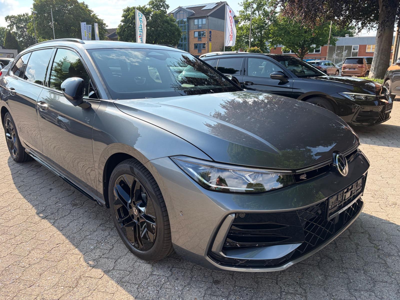 Volkswagen Passat 2.0 TDI 4M R-Line AHK Black Head Up Pano