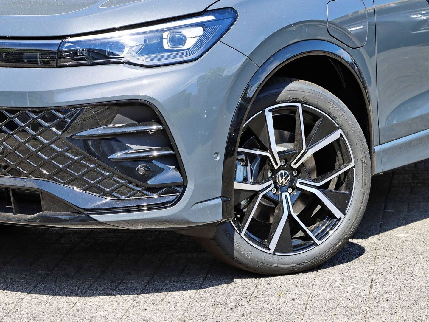 Volkswagen Tiguan R-Line 1.5 eHybrid OPF DSG MATRIX PANO AH foto 3
