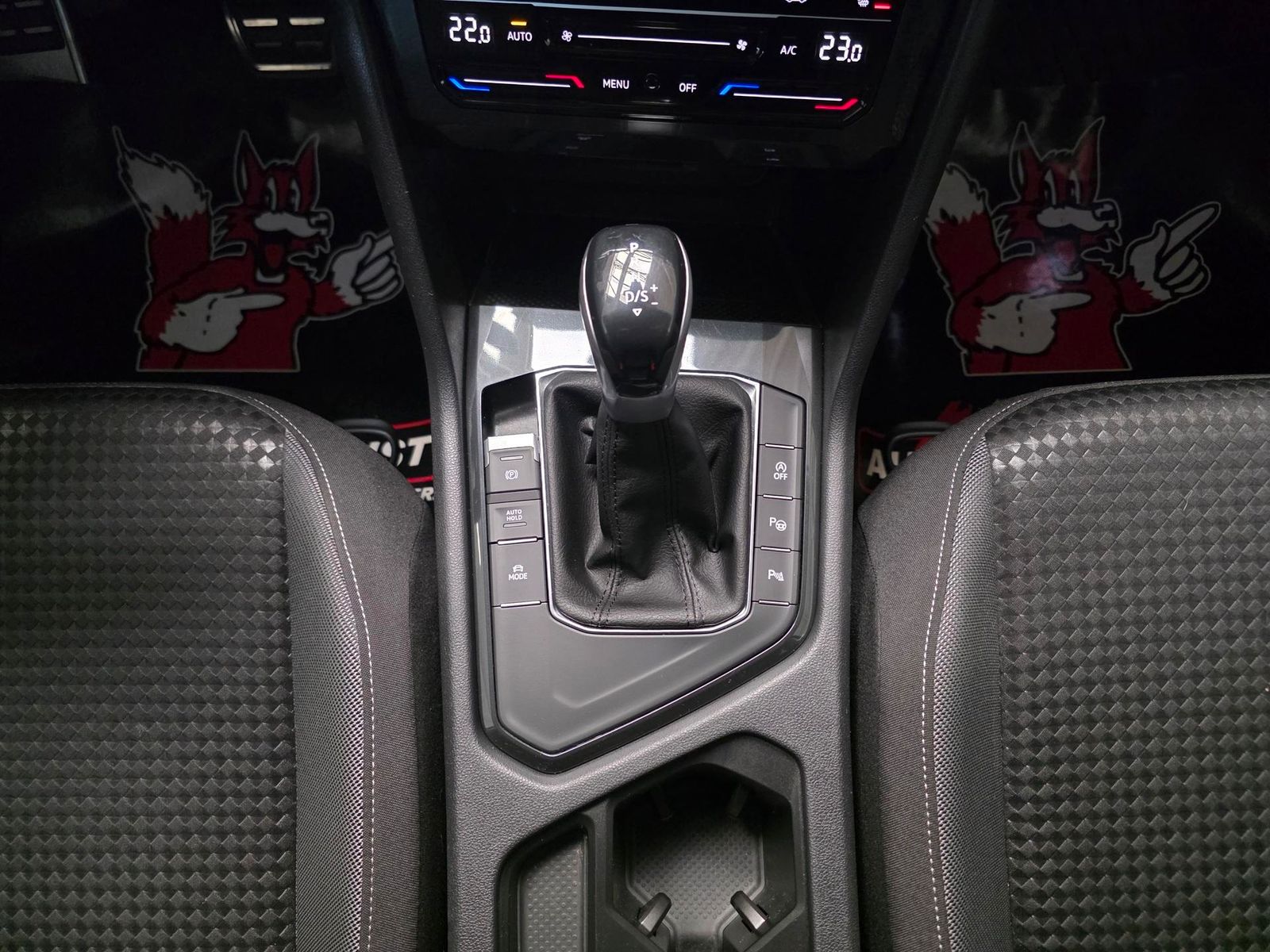 Fahrzeugabbildung Volkswagen Tiguan 1.5 DSG /Virtual/LED/Navi/Spur/FsHz/Ahk