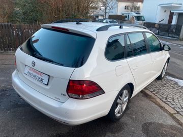 Volkswagen Golf - 8