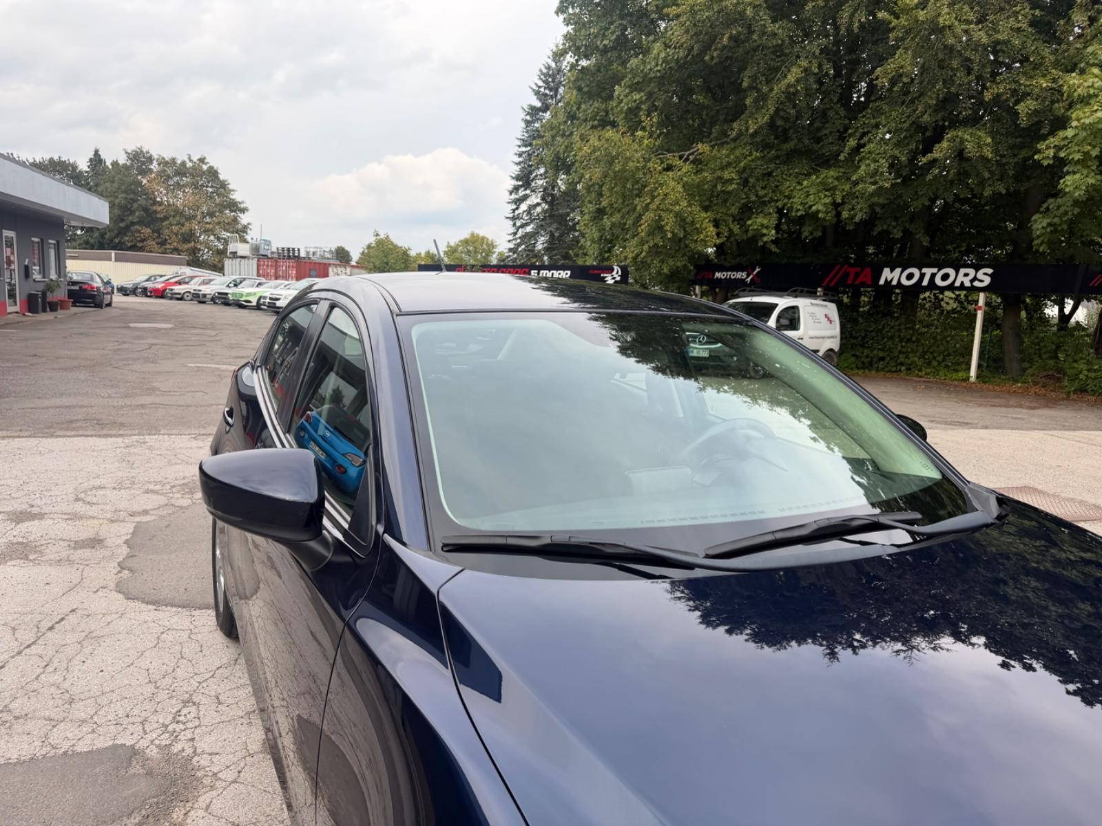 Mazda 2 Lim. Center-Line 1,5 SkyActive / Klima,Shz,Pdc