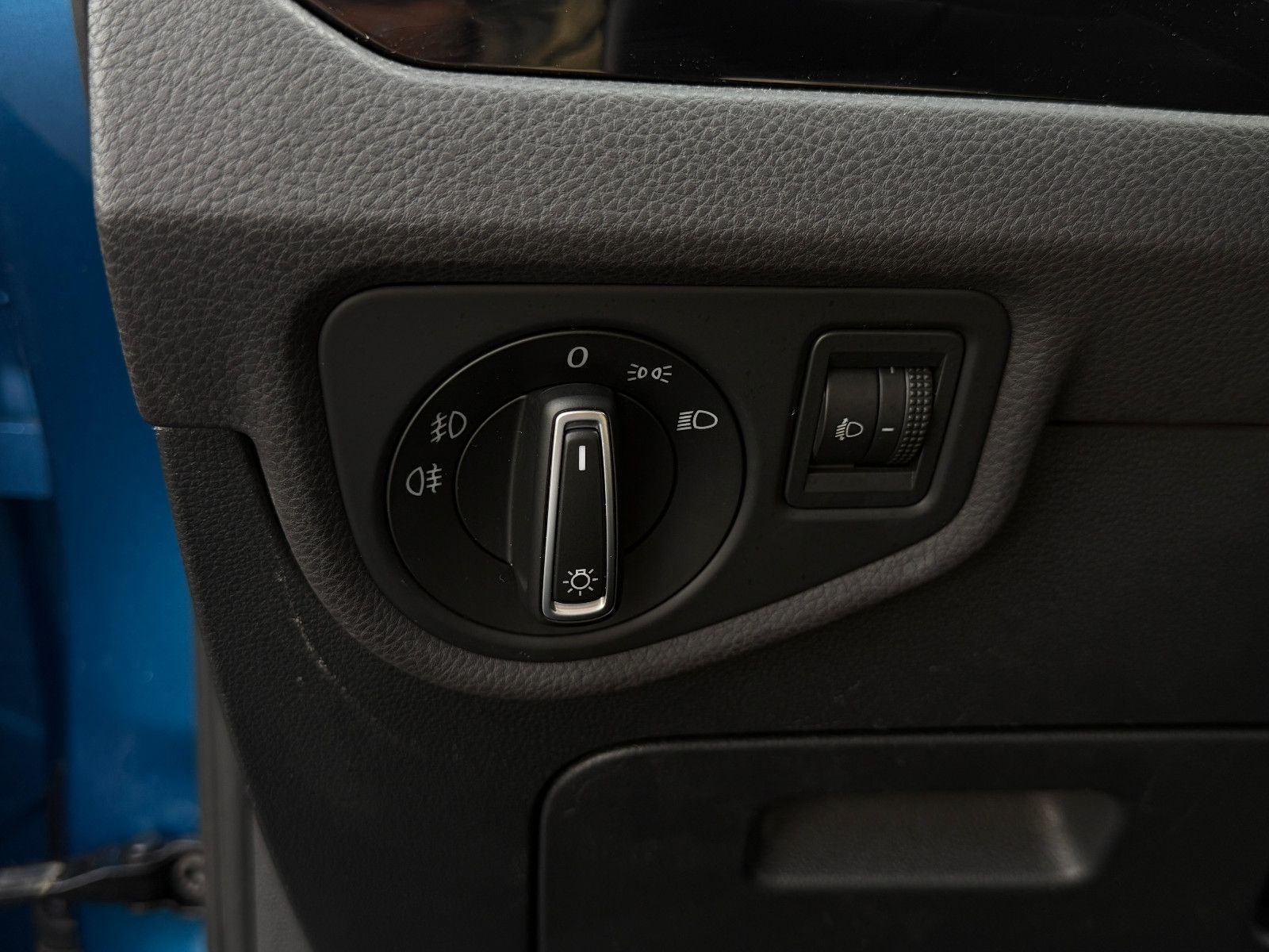 Fahrzeugabbildung Volkswagen Touran Comfortline ALLSTAR TSI ACC AHK Pano SHZ