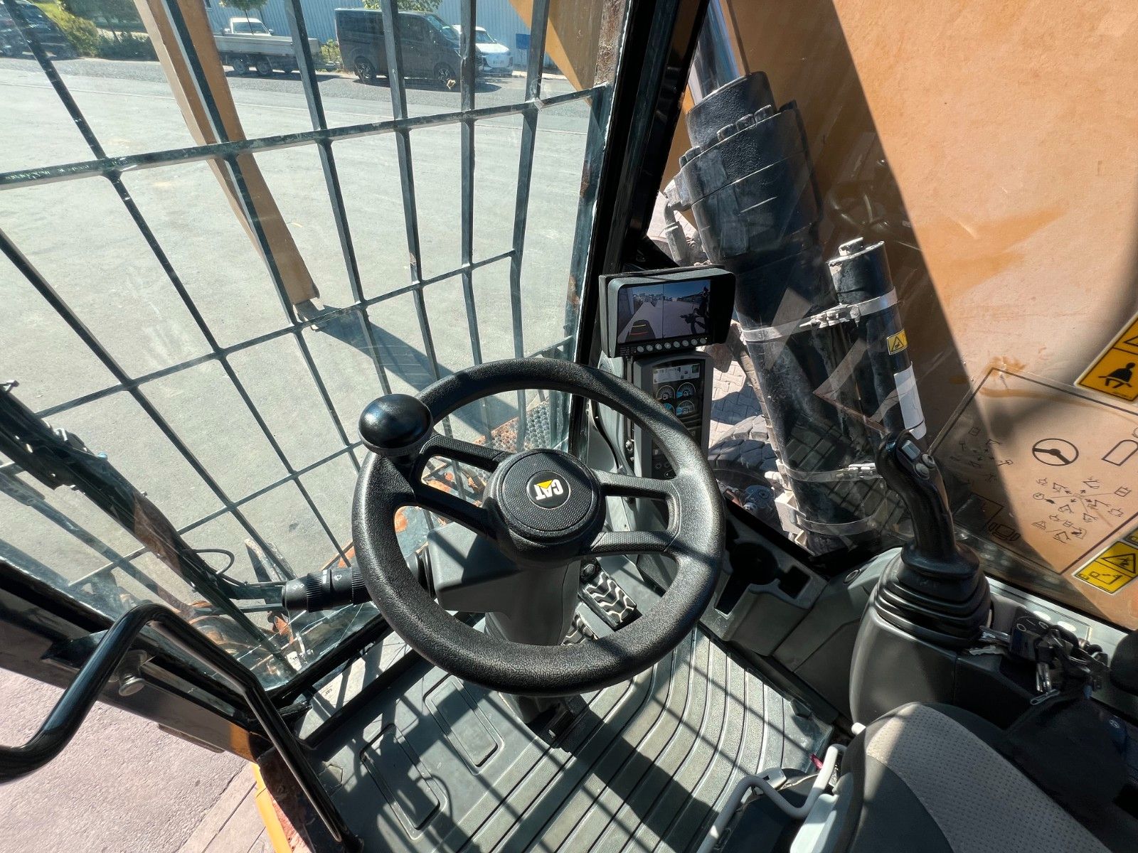 Fahrzeugabbildung CAT MH3024 / Schrottgreifer / 2019 / 9.082h