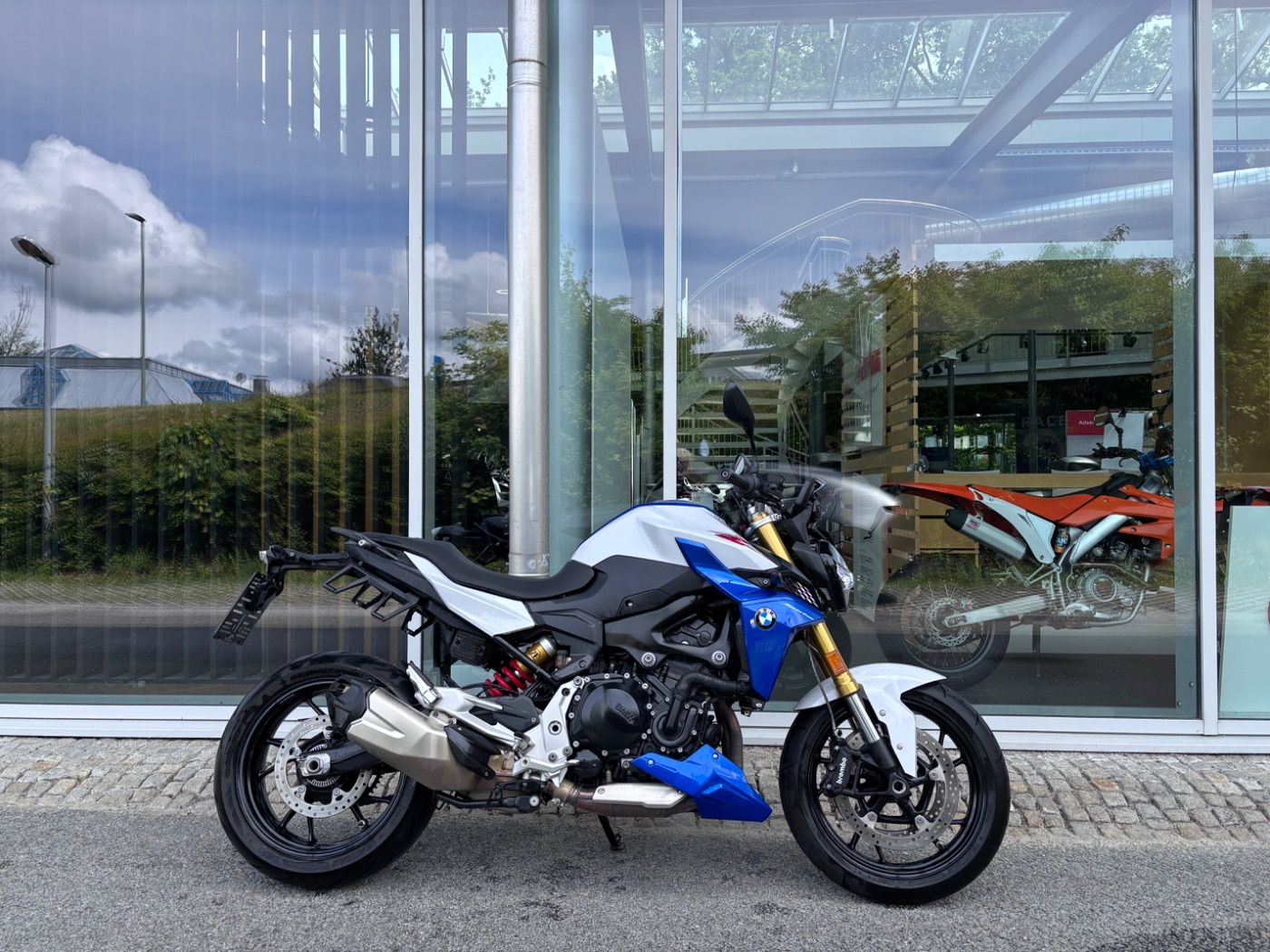 Fahrzeugabbildung BMW F 900 R 3 Pakete Style Sport,