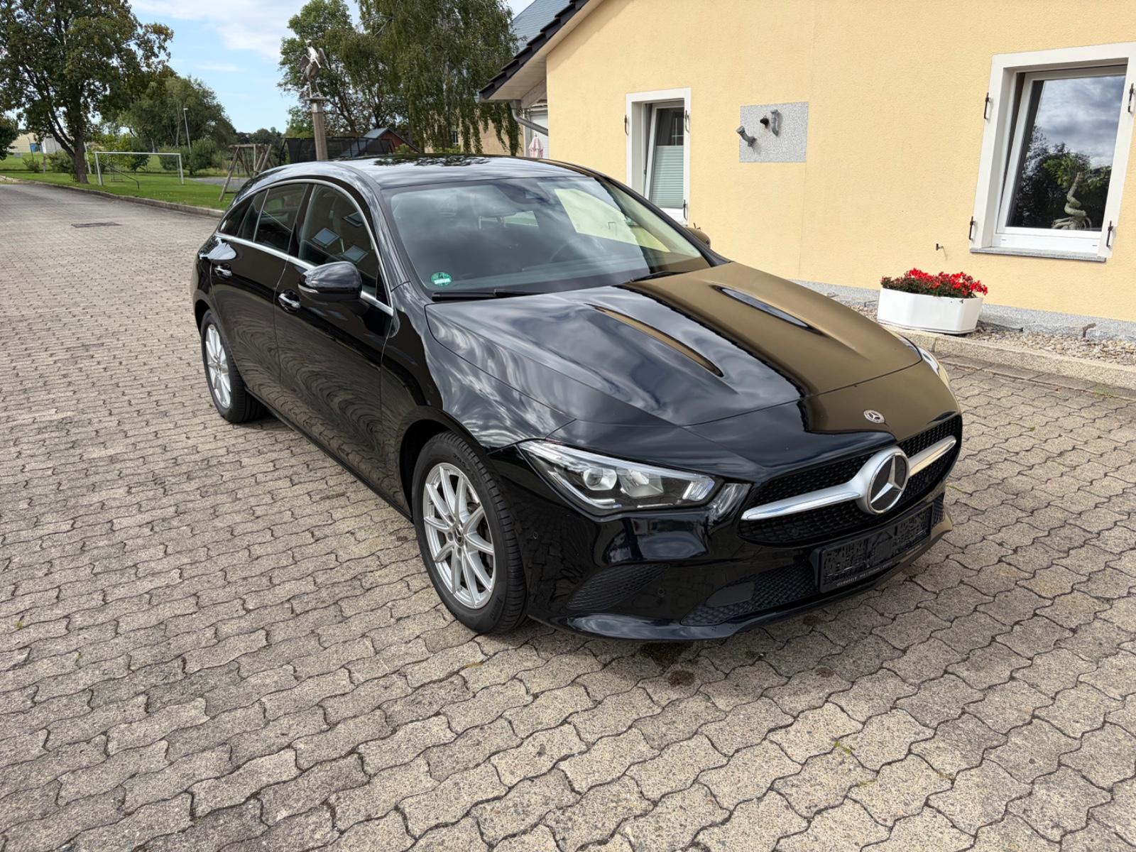 Mercedes-Benz CLA Shooting Brake CLA 200 d Business