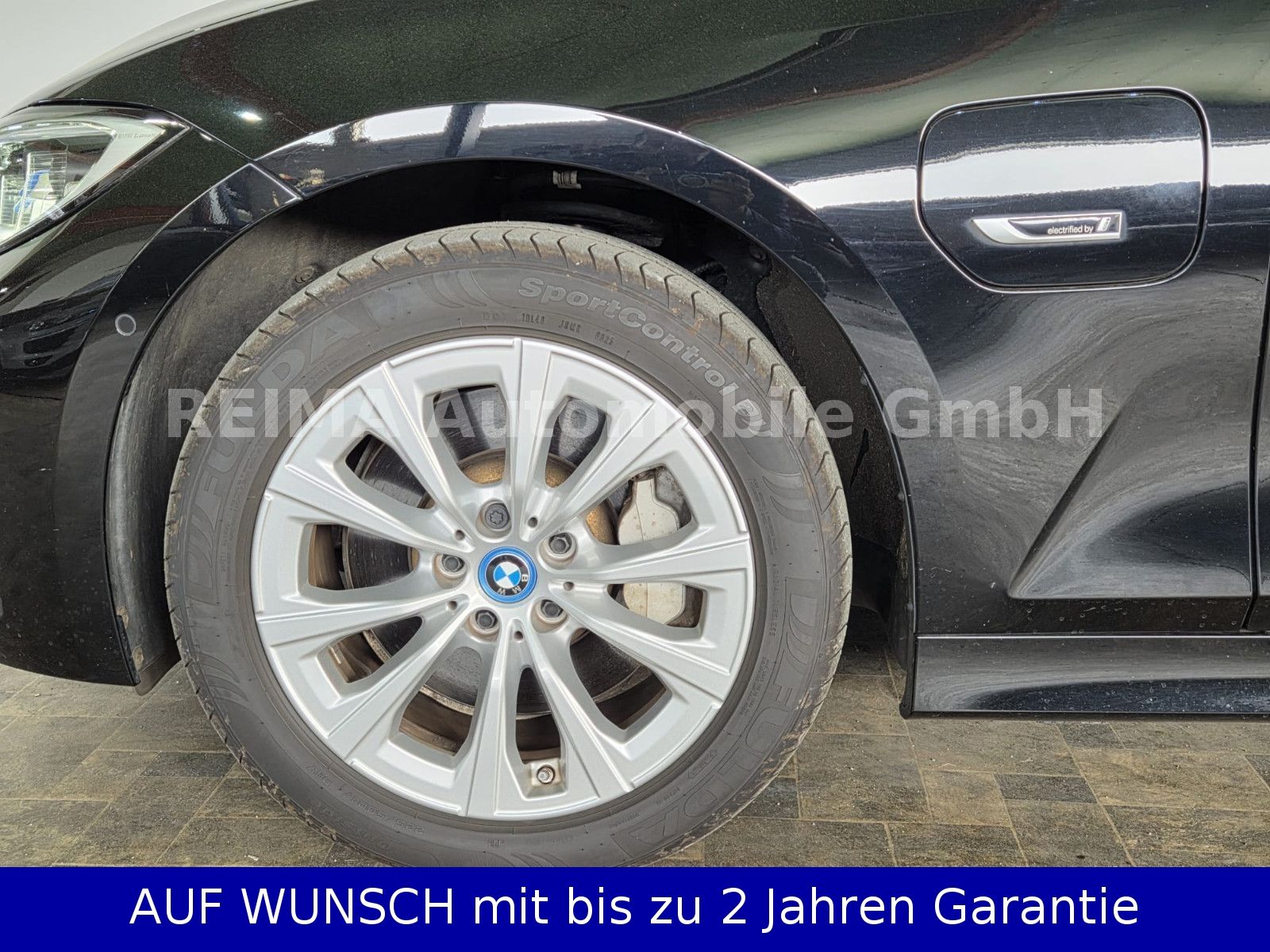 Fahrzeugabbildung BMW 330e Touring  Advantage, Laser, HUD, ACC
