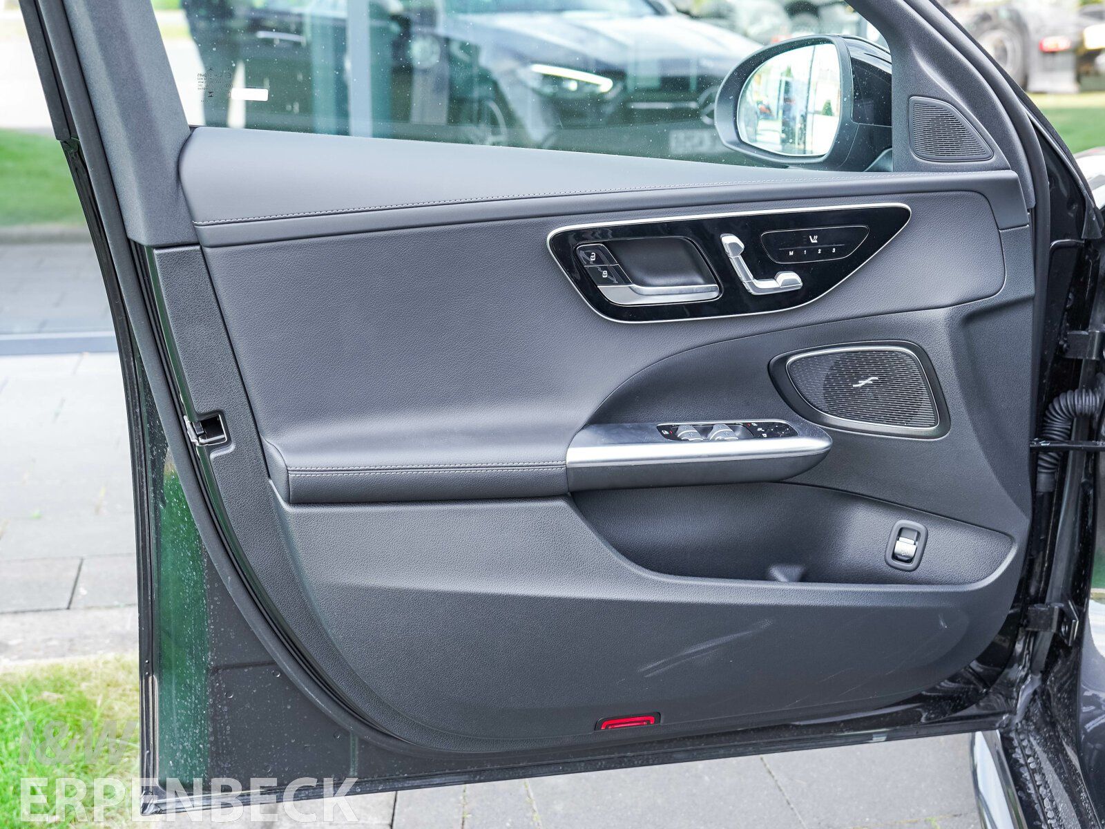 Fahrzeugabbildung Mercedes-Benz C 300 de T Edition AMG Distronic AHK Pano Memory