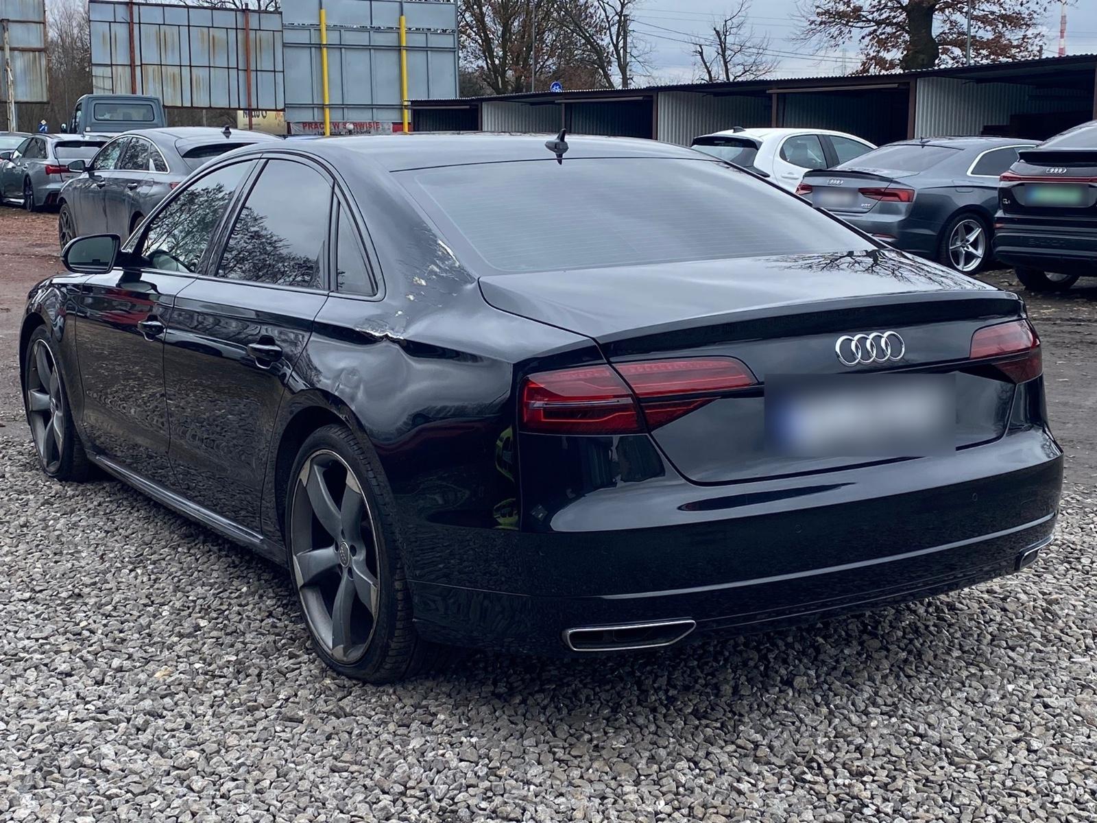 Audi A8 3.0 TDI clean diesel quattro