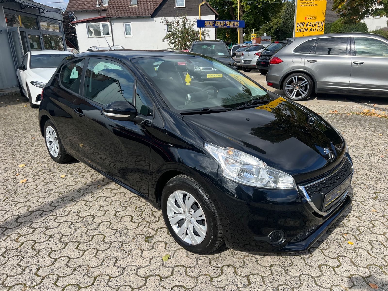 Fahrzeugabbildung Peugeot 208 Active *TÜV NEU