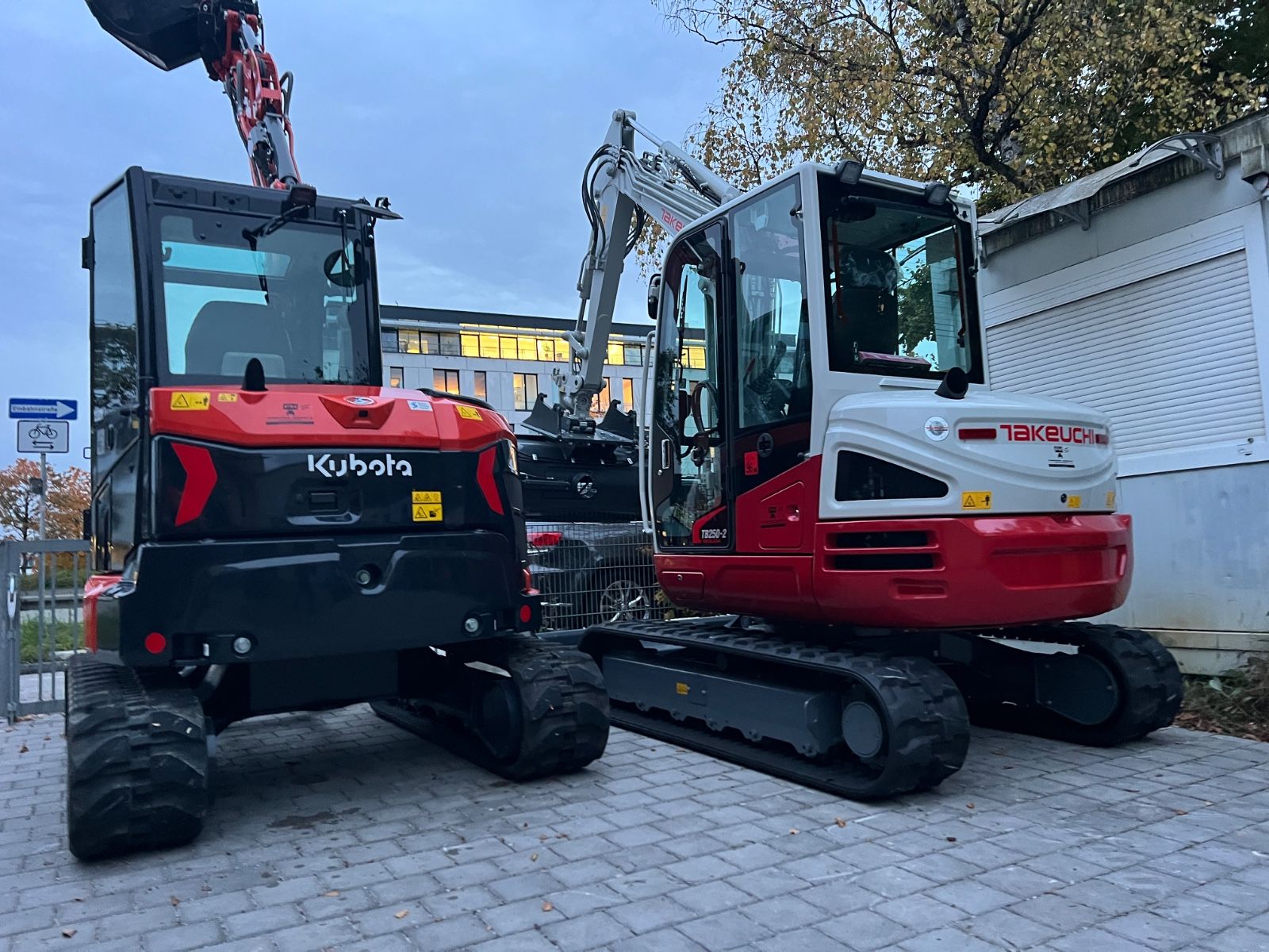 Fahrzeugabbildung Wacker WL 28 Klappdach , kurzes Hubgestell, Breitreifen