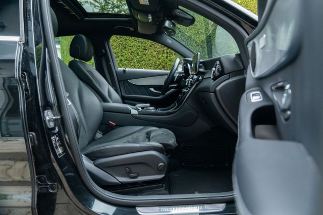 Mercedes-Benz GLC300 Coupe/ AMG LINE/ STANDH./ SPORT AGA/ LED