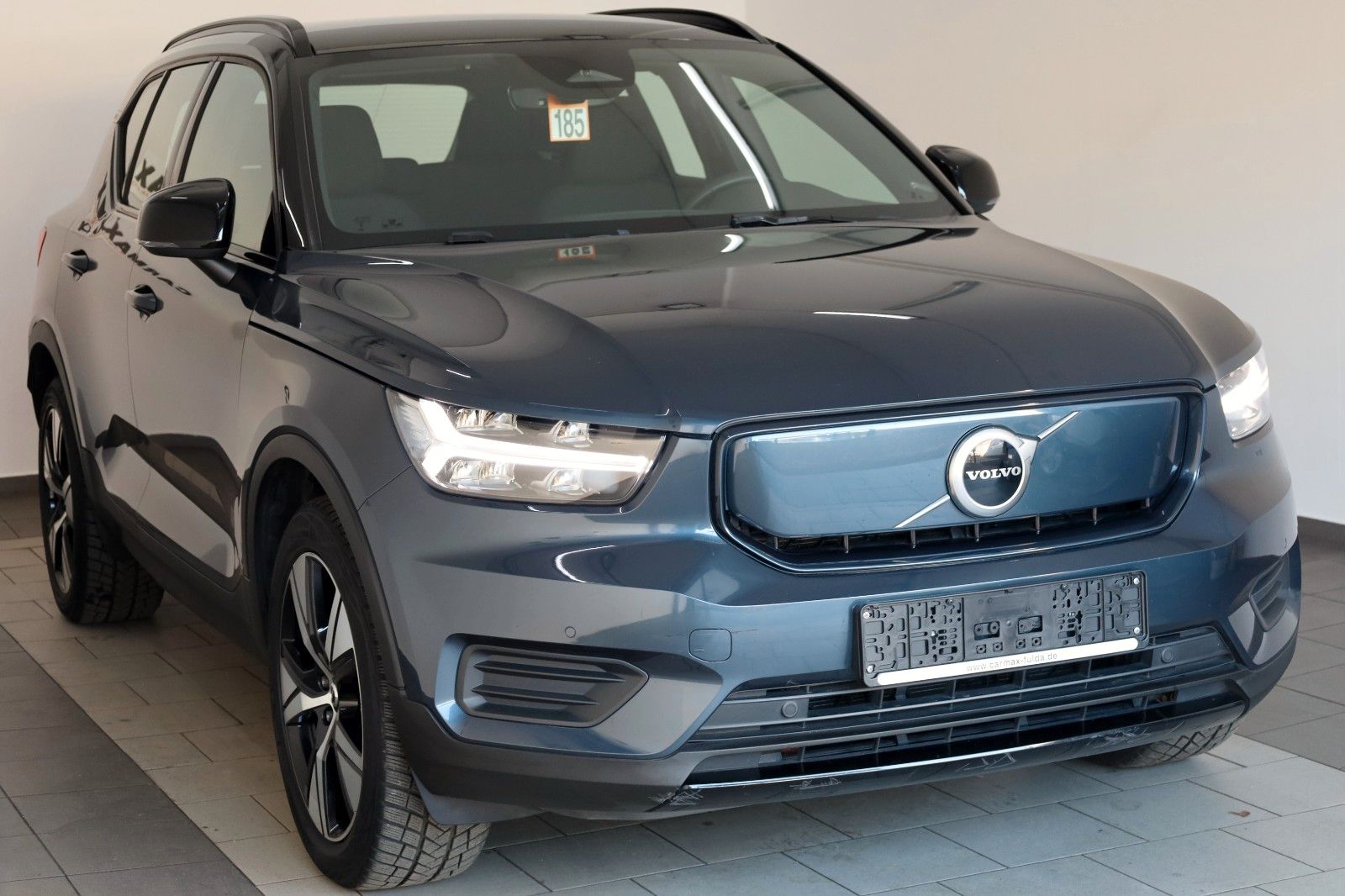 Fahrzeugabbildung Volvo XC40 Plus Recharge AWD,Navi,Kamera,SH,ACC