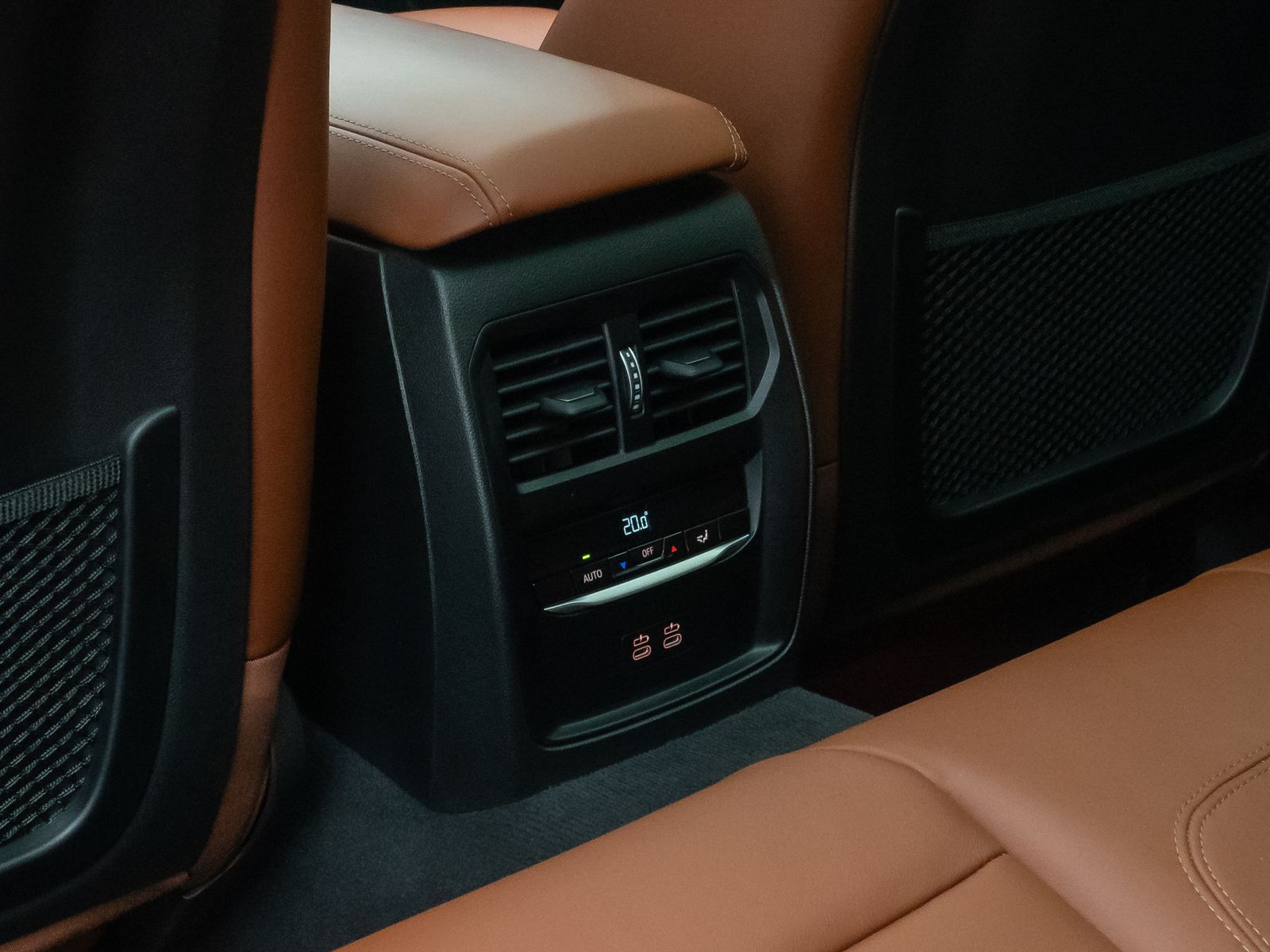 Fahrzeugabbildung BMW 330e Komfort DAB H/K Kamera Panorama Individual