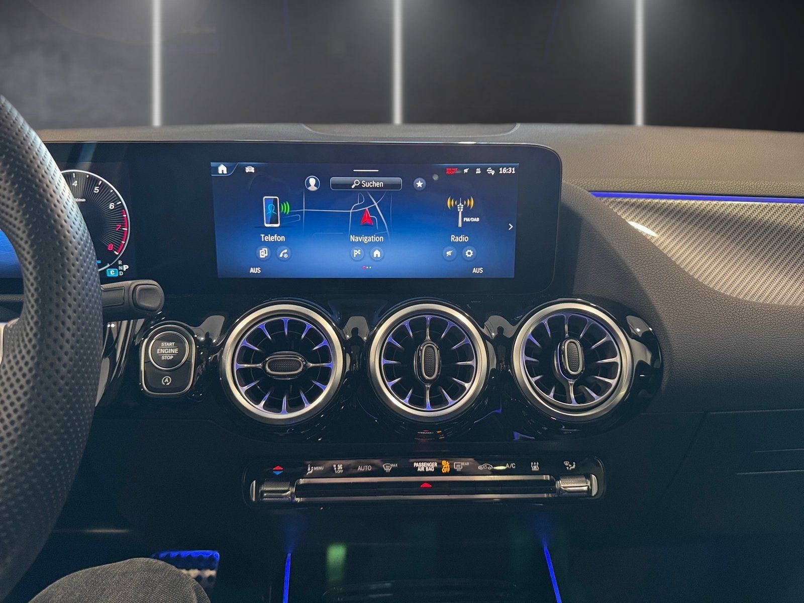 Fahrzeugabbildung Mercedes-Benz GLA 200 AMG *Panorama*Standheizung*LED*Kamera*