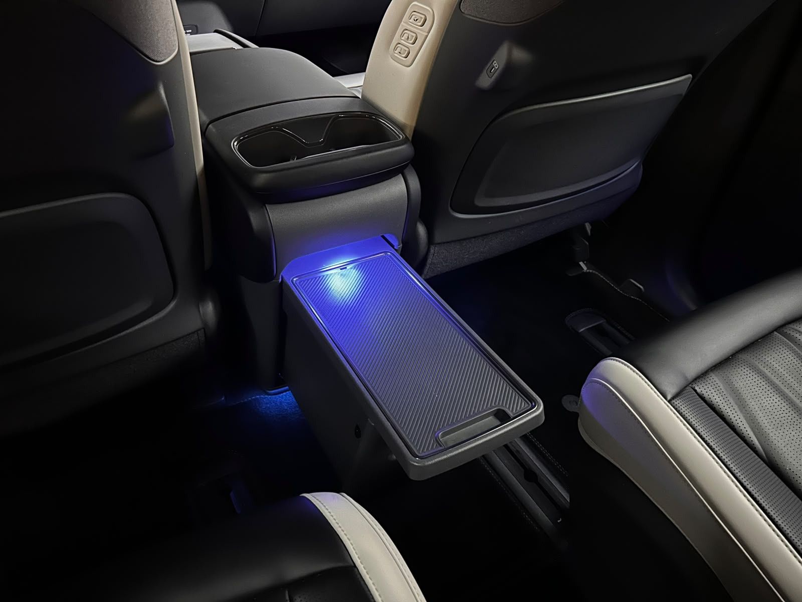 Fahrzeugabbildung Kia EV9 GT-Line Launch Edit PANO+HEAD+LED+ACC+WP+360
