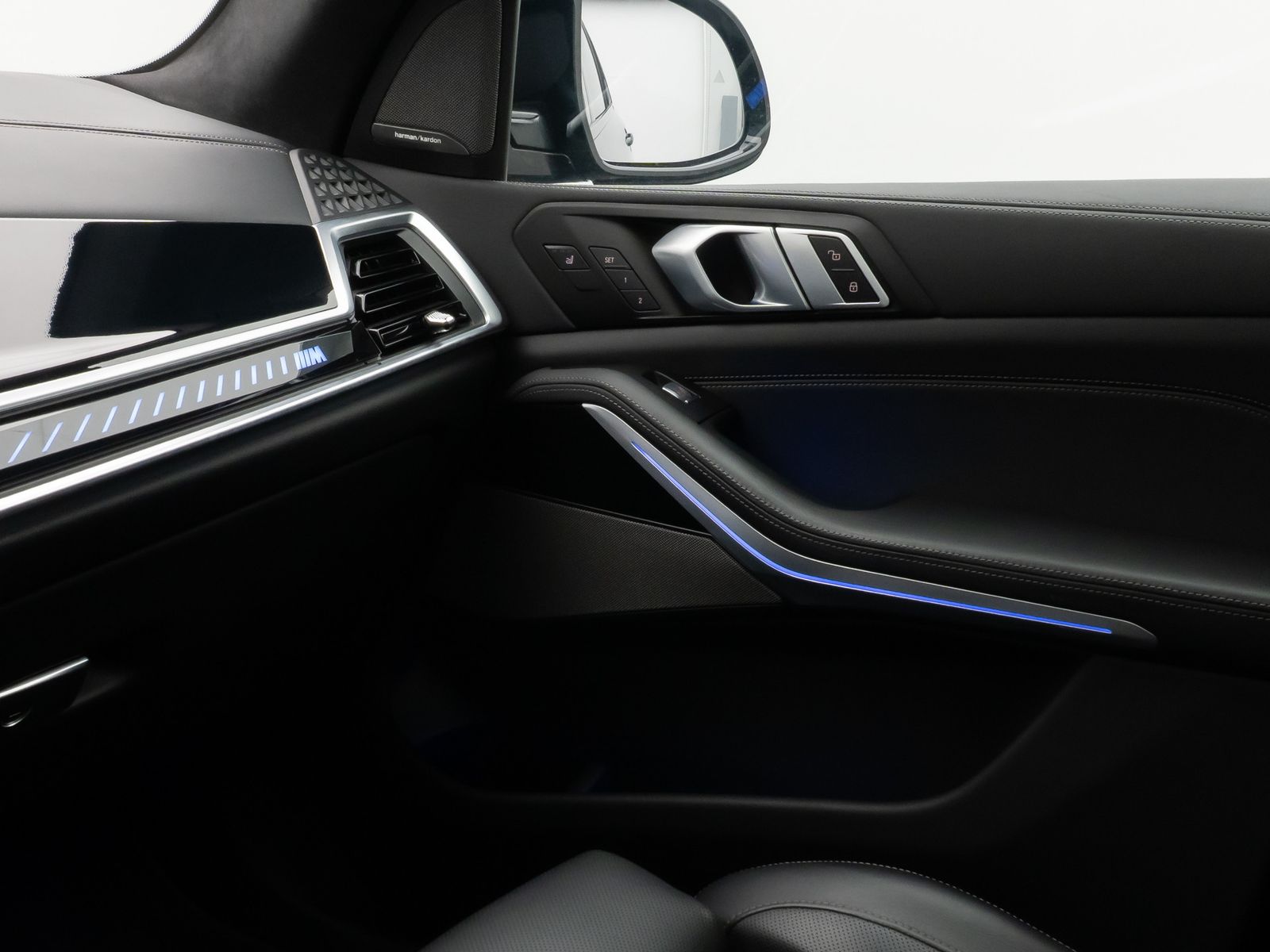 Fahrzeugabbildung BMW X7 M60i SkyLounge Kamera HUD DAB H/K SoftCL 22"